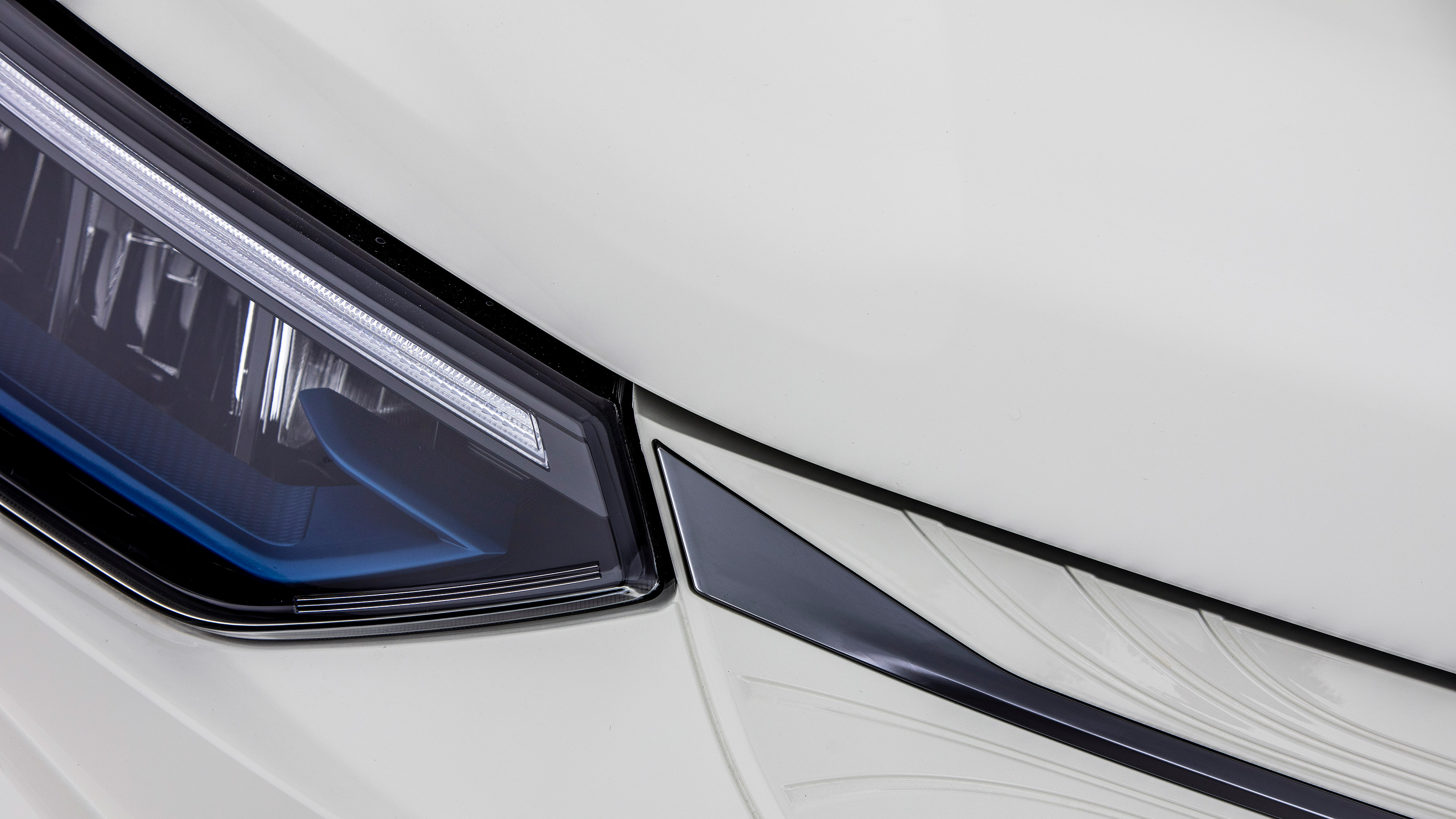 SsangYong Korando e-Motion - front detail
