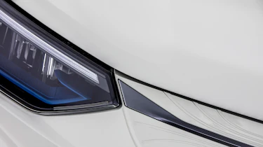 SsangYong Korando e-Motion - front detail