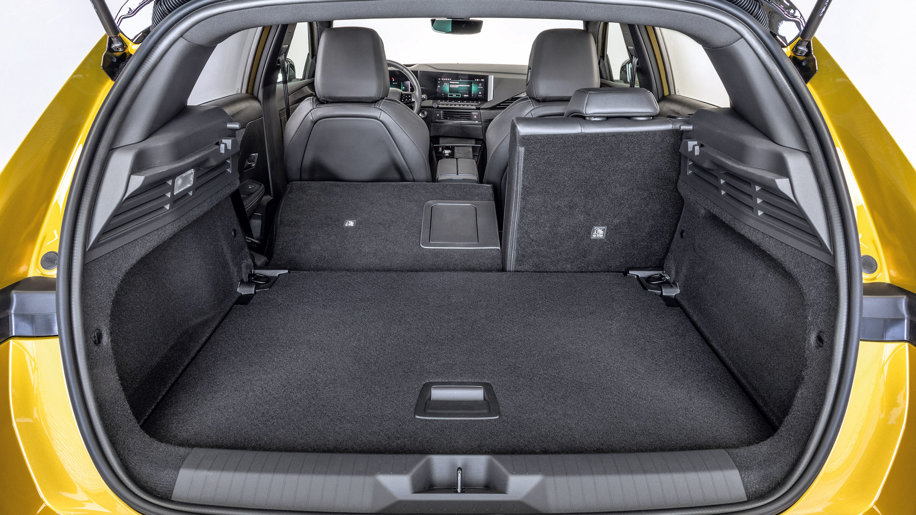 Vauxhall Astra - boot