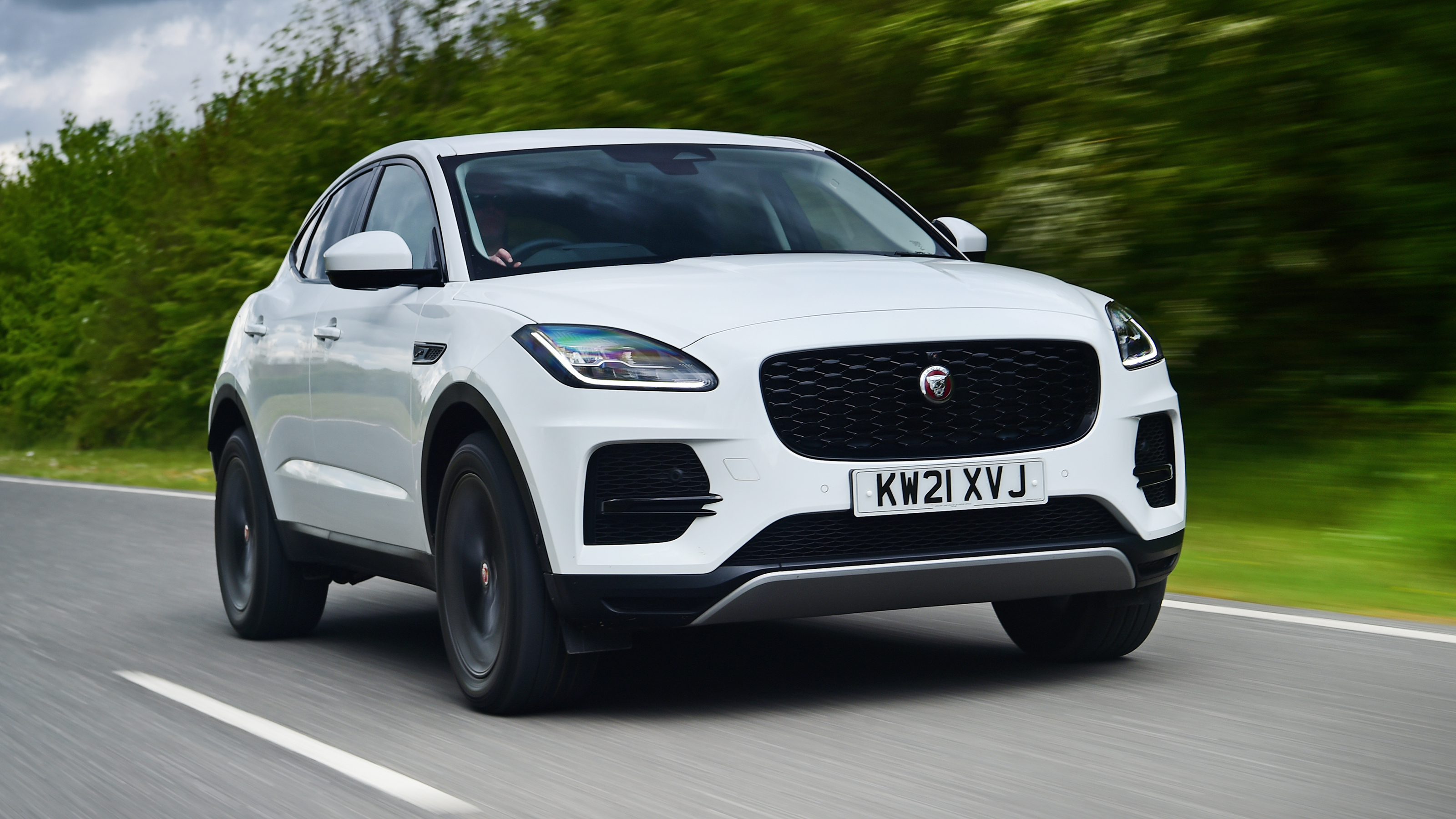 Jaguar E-Pace - front