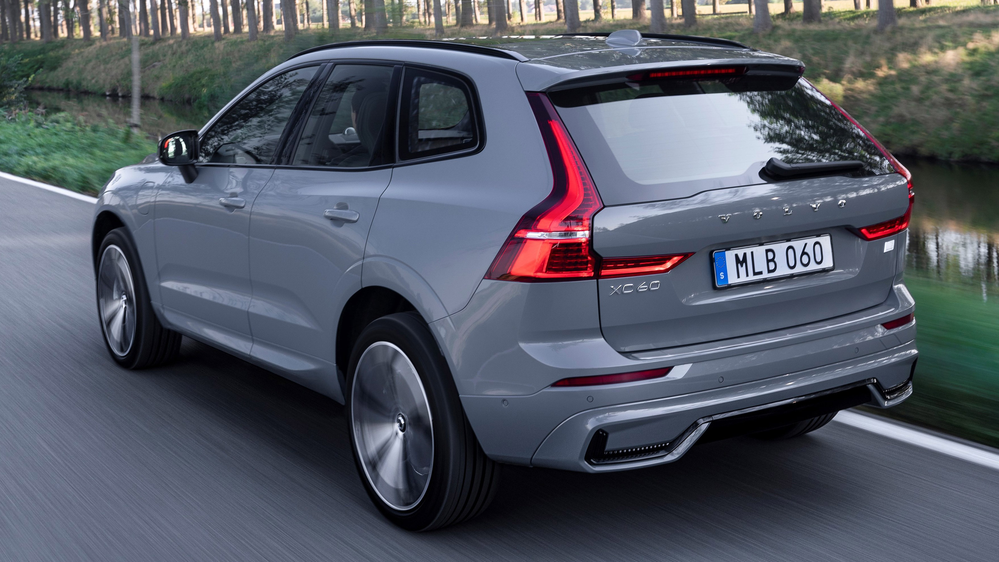 Volvo XC60 T8 PHEV - rear