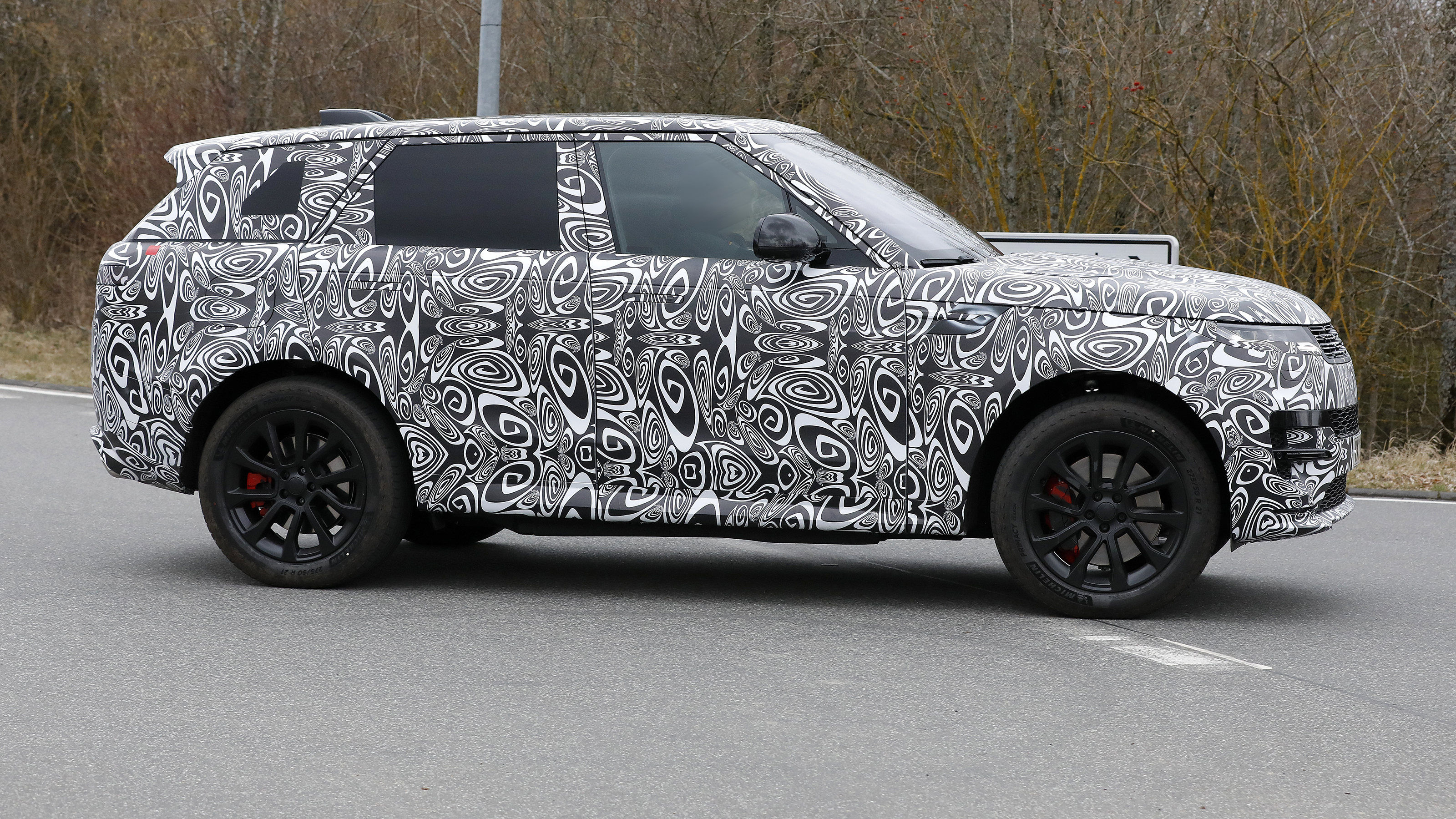 2022 Range Rover Sport spyshot 2