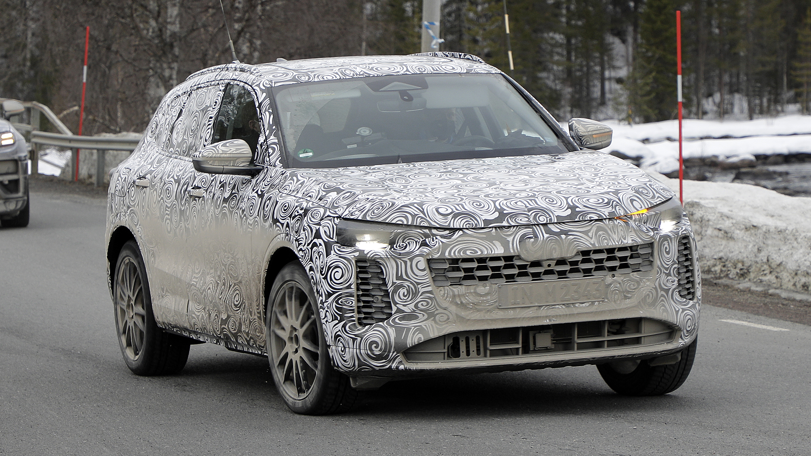 2023 Audi Q5 spyshot - 1