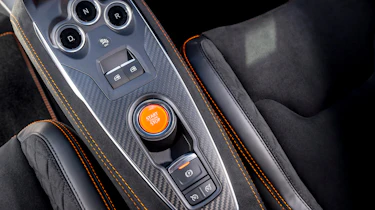 Alpine A110 S - centre console