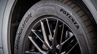 Bridgestone Potenza Sport - detail