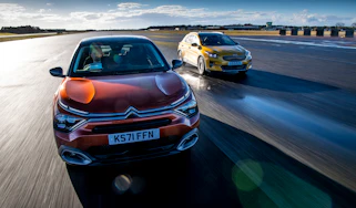 Citroen C4 and Kia XCeed - tracking