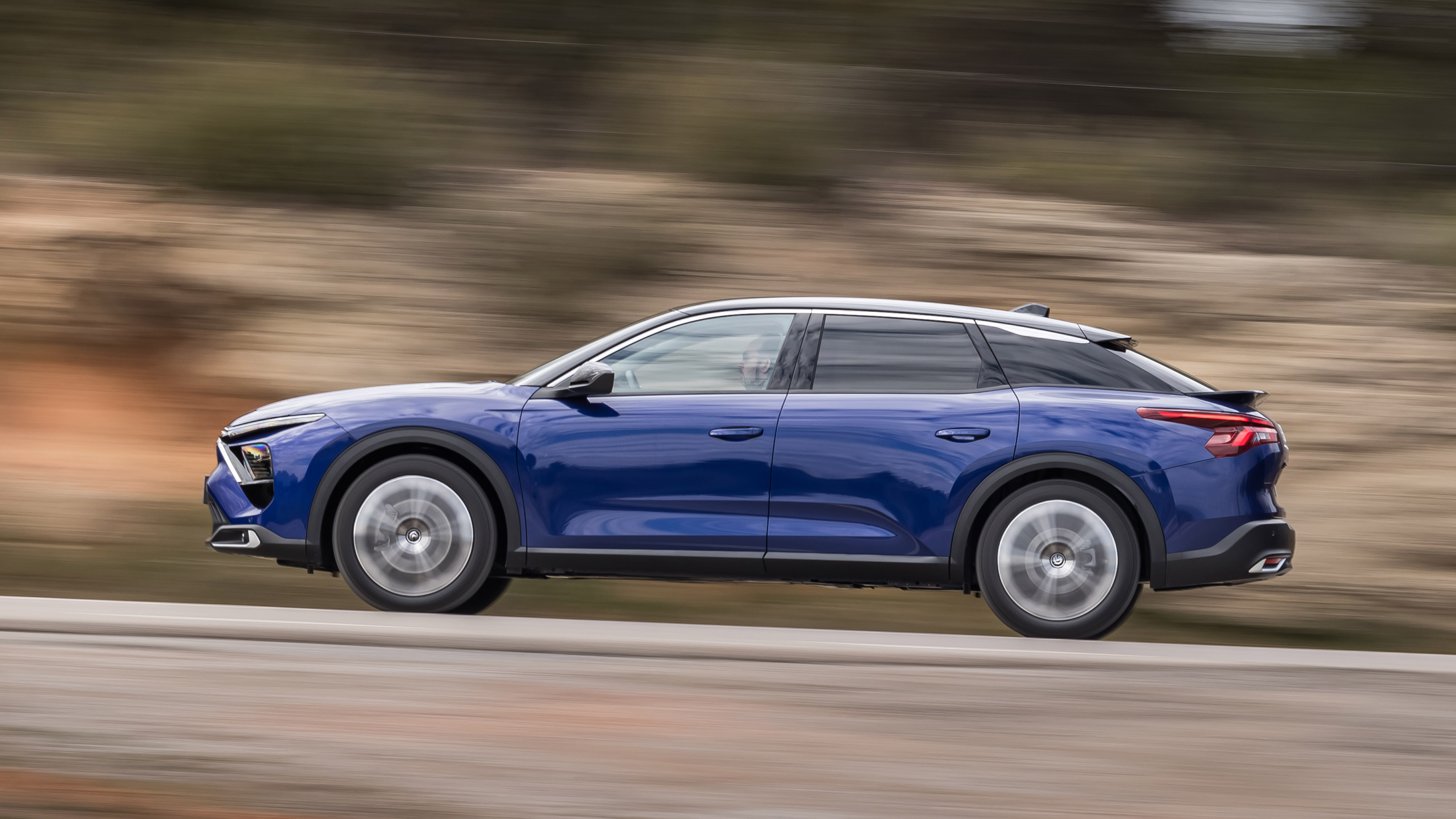 Citroen C5 X 130PS - side