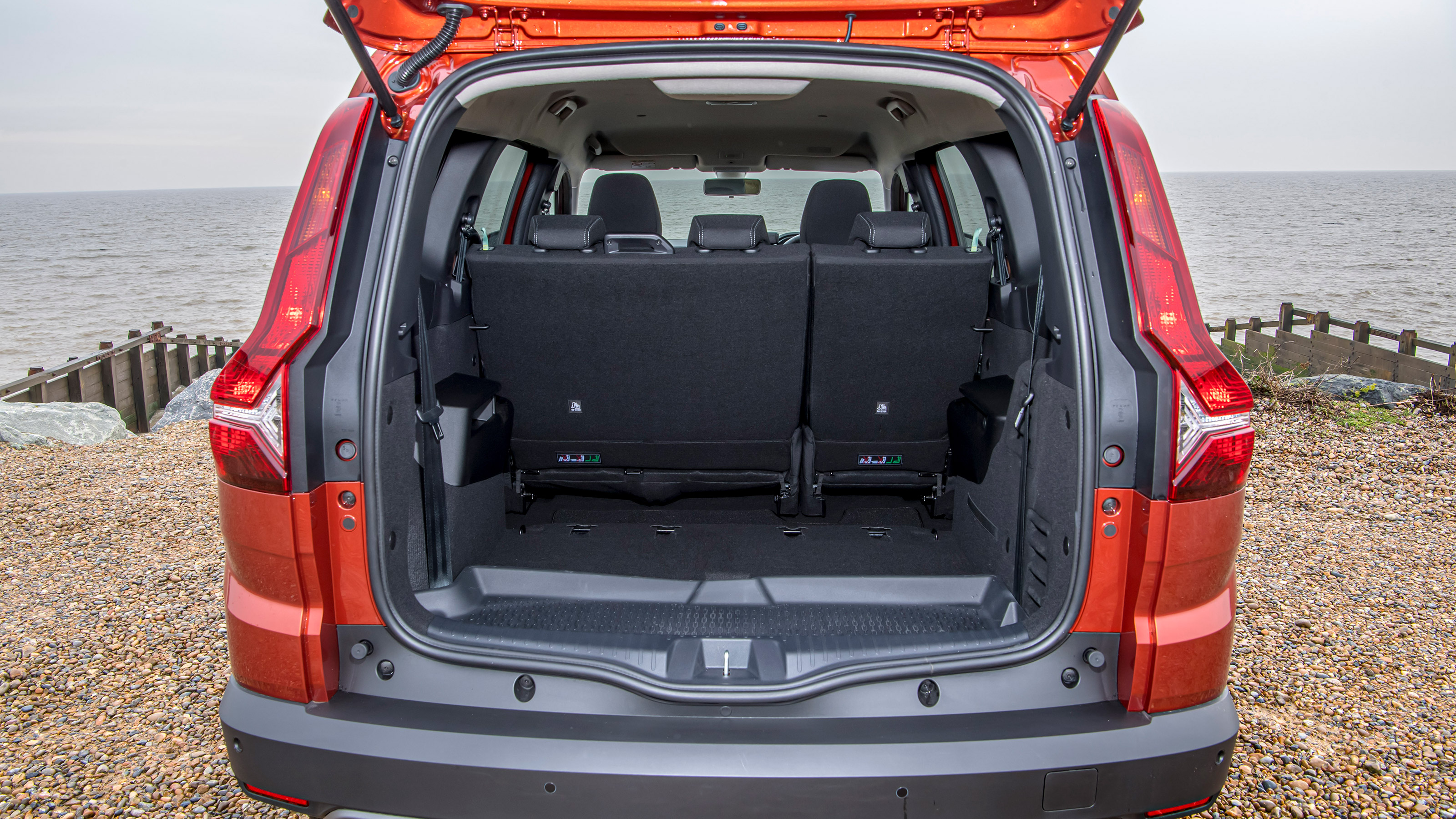 Dacia Jogger - boot seats down