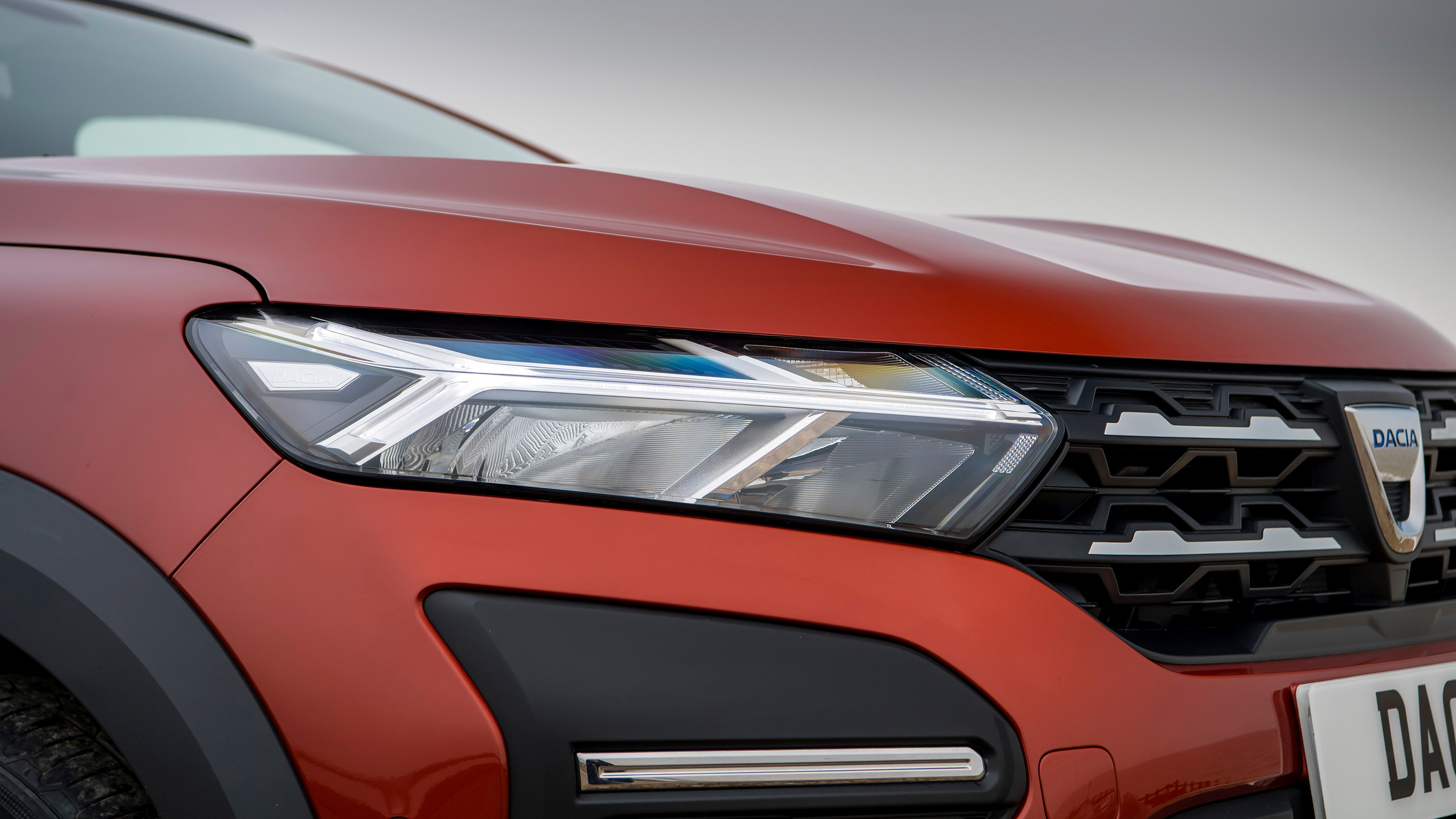 Dacia Jogger - front lights