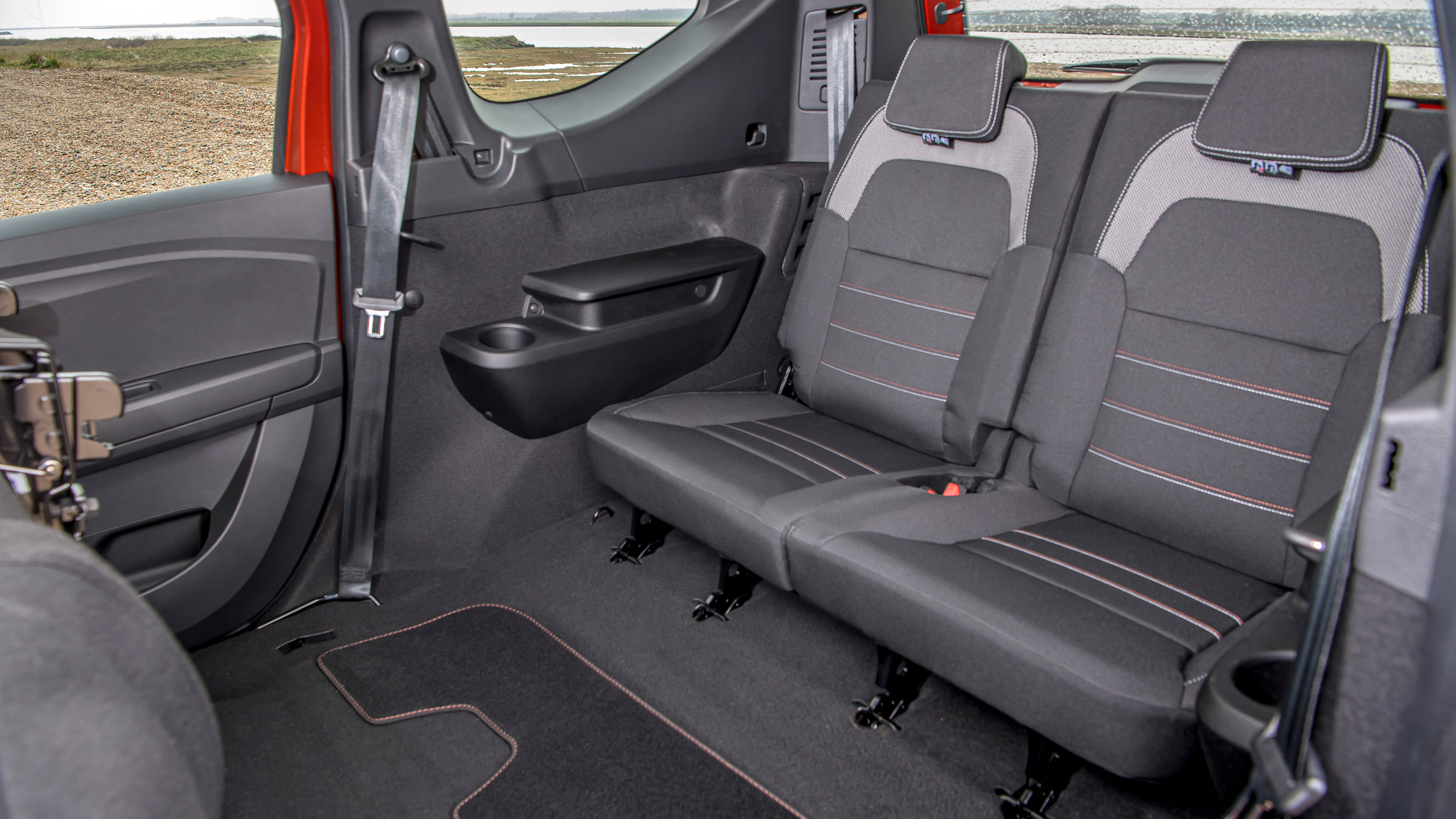 Dacia Jogger - back seats