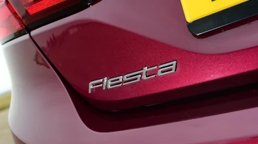 Ford Fiesta facelift - Fiesta badge