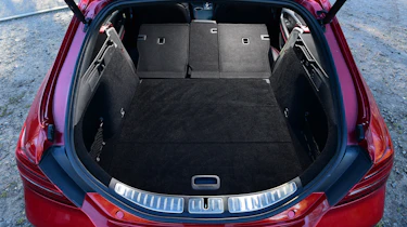 Genesis G70 Shooting Brake - boot seats down