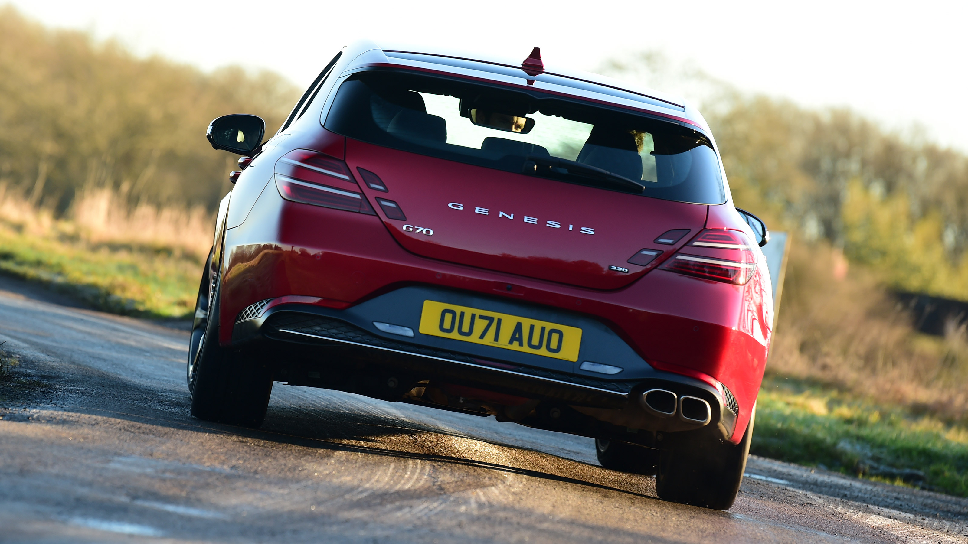 Genesis G70 Shooting Brake - rear cornering