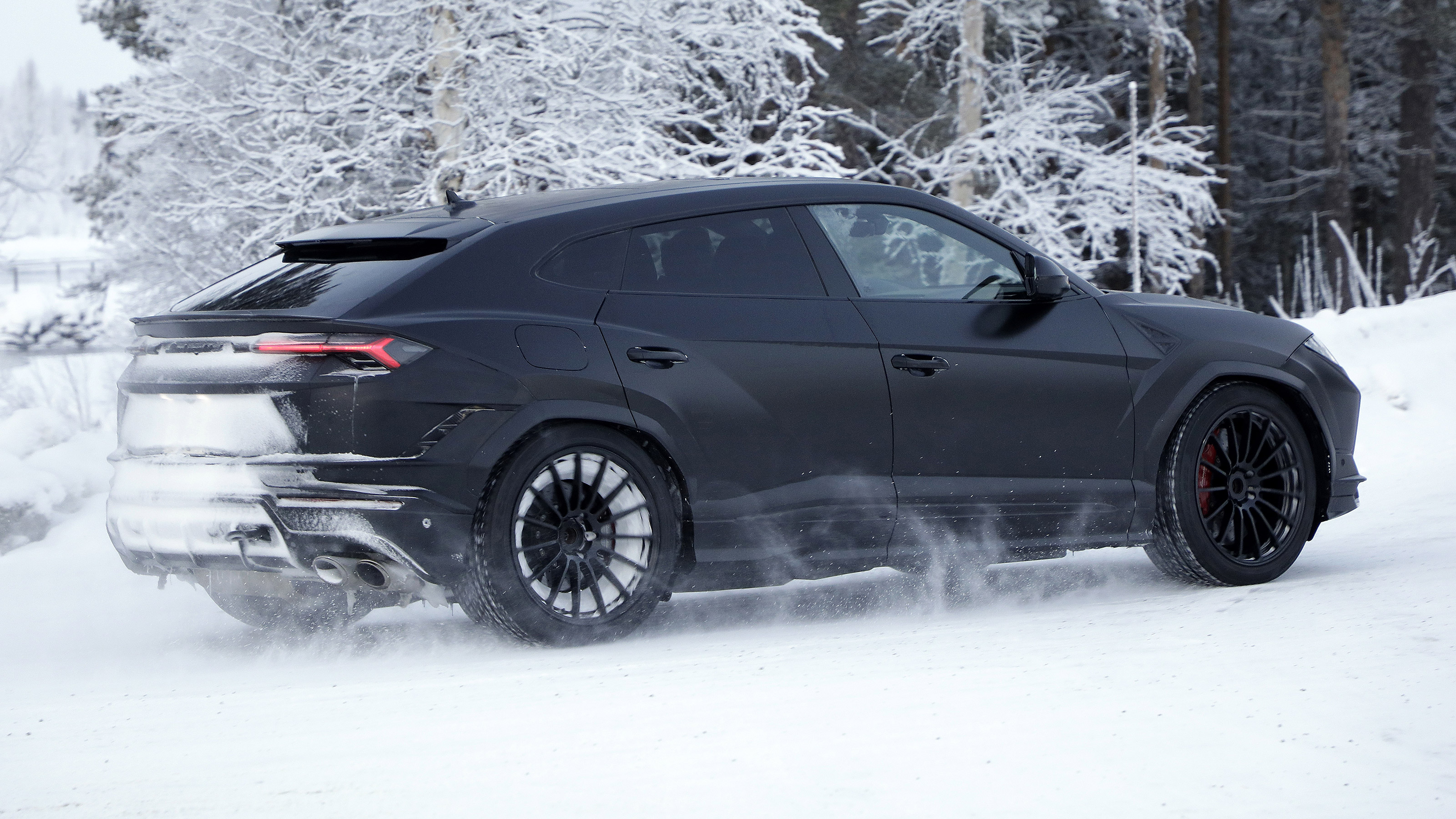 Lamborghini Urus facelift - spyshot 5