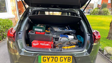Lexus UX300e - full boot