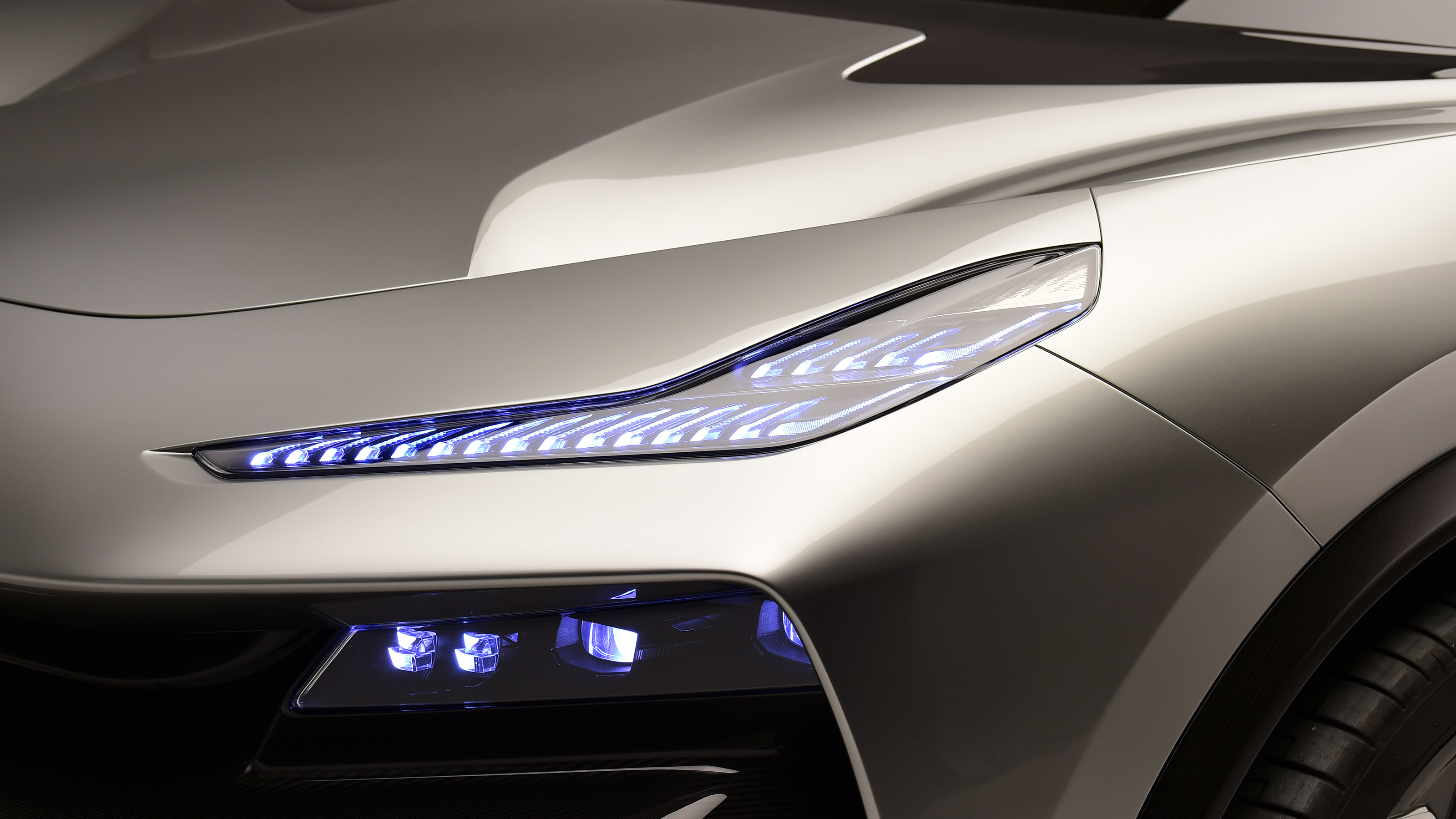 Lotus Eletre - front light