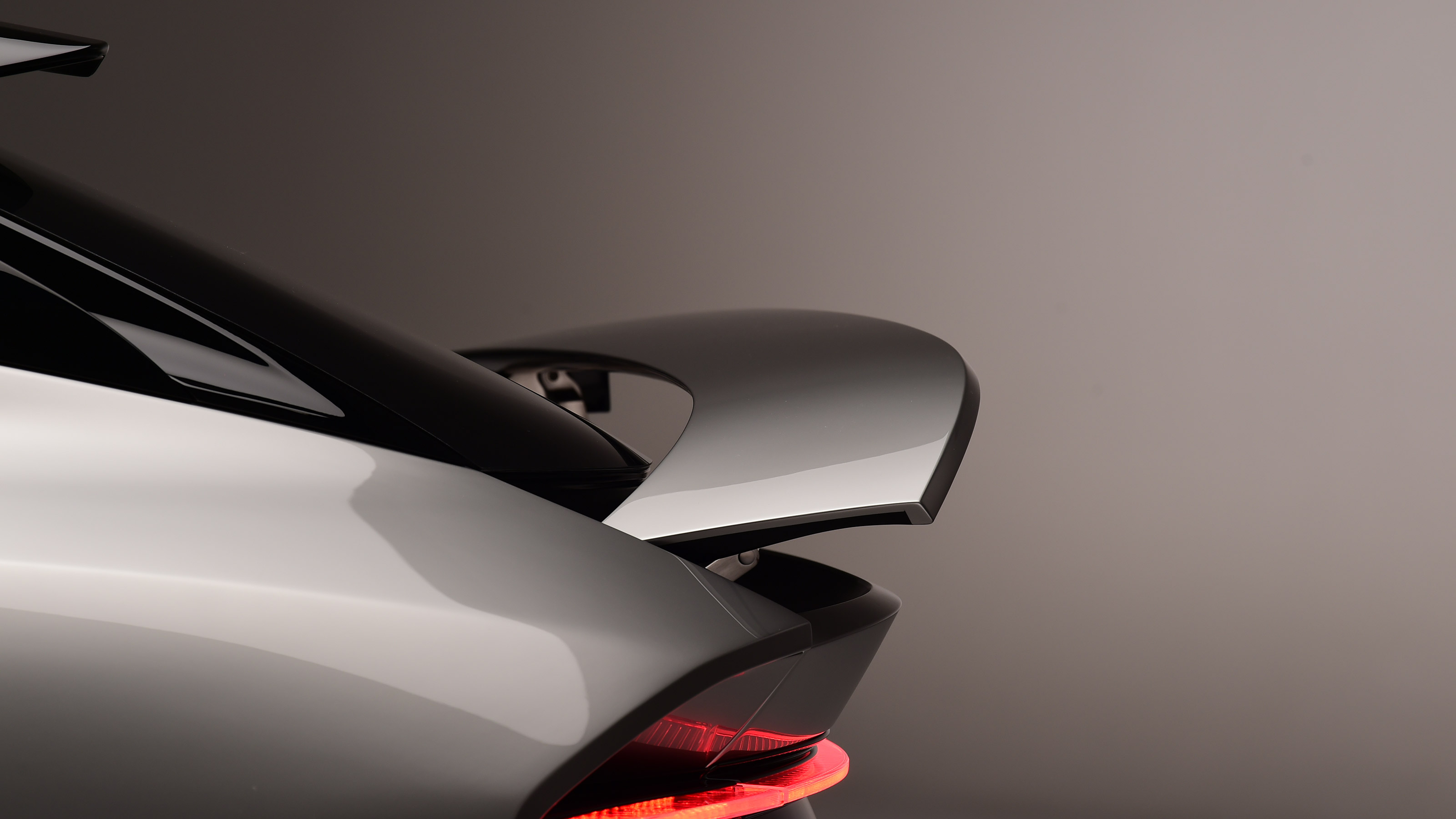 Lotus Eletre - rear wing