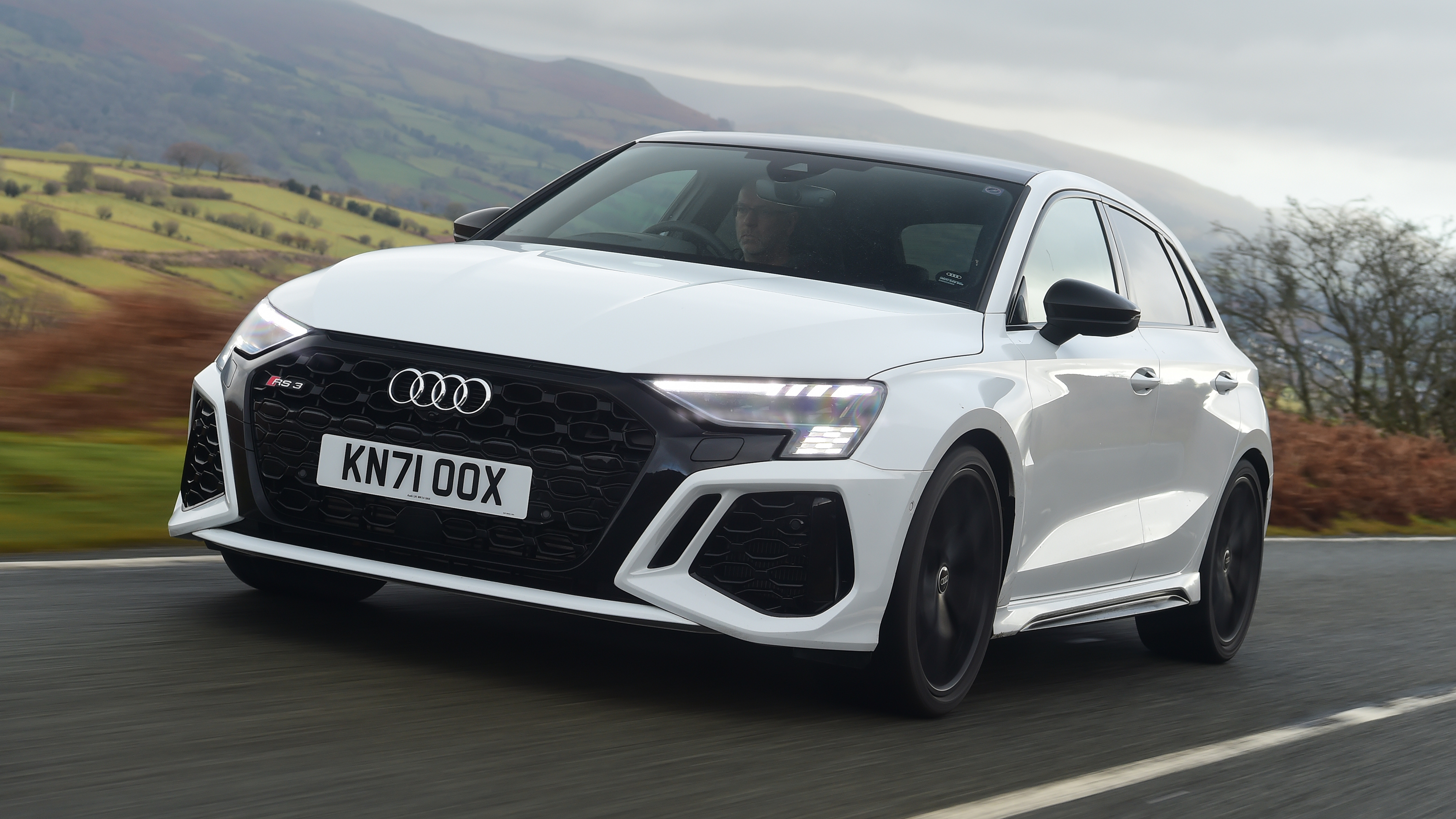 Audi RS 3 - front tracking