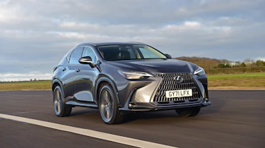 Lexus NX - front tracking