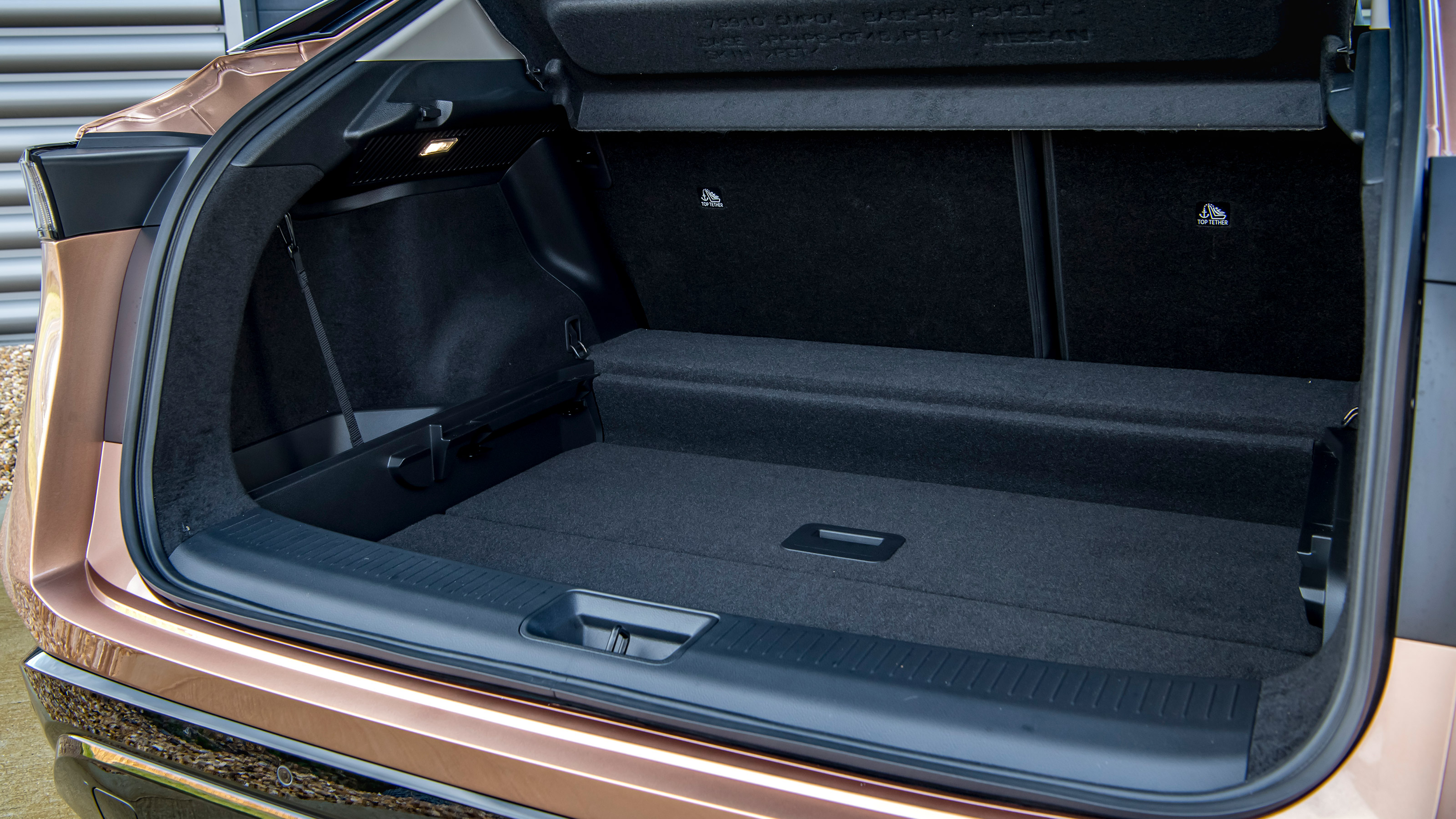 Nissan Ariya - boot