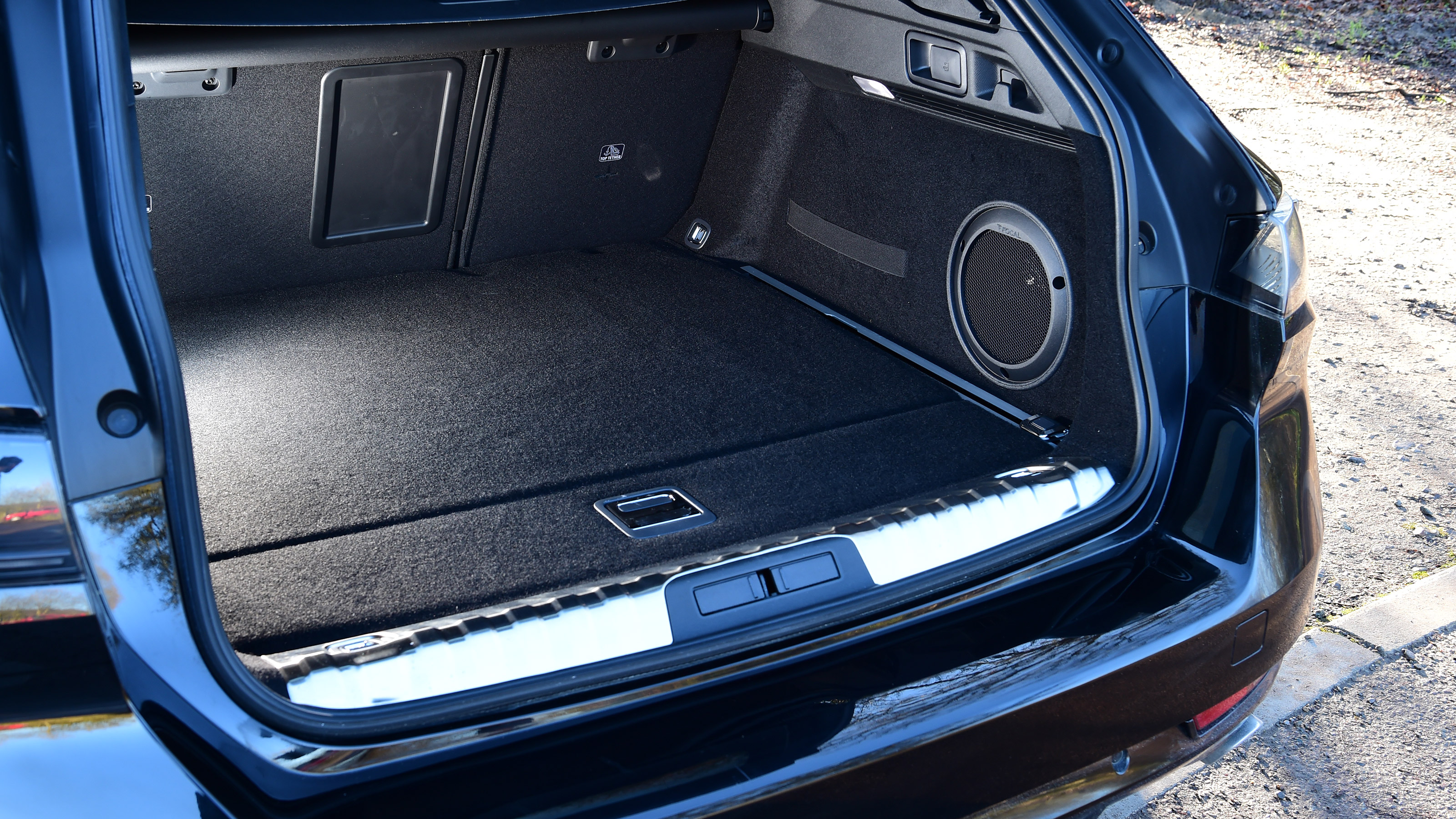 Peugeot 508 SW - boot