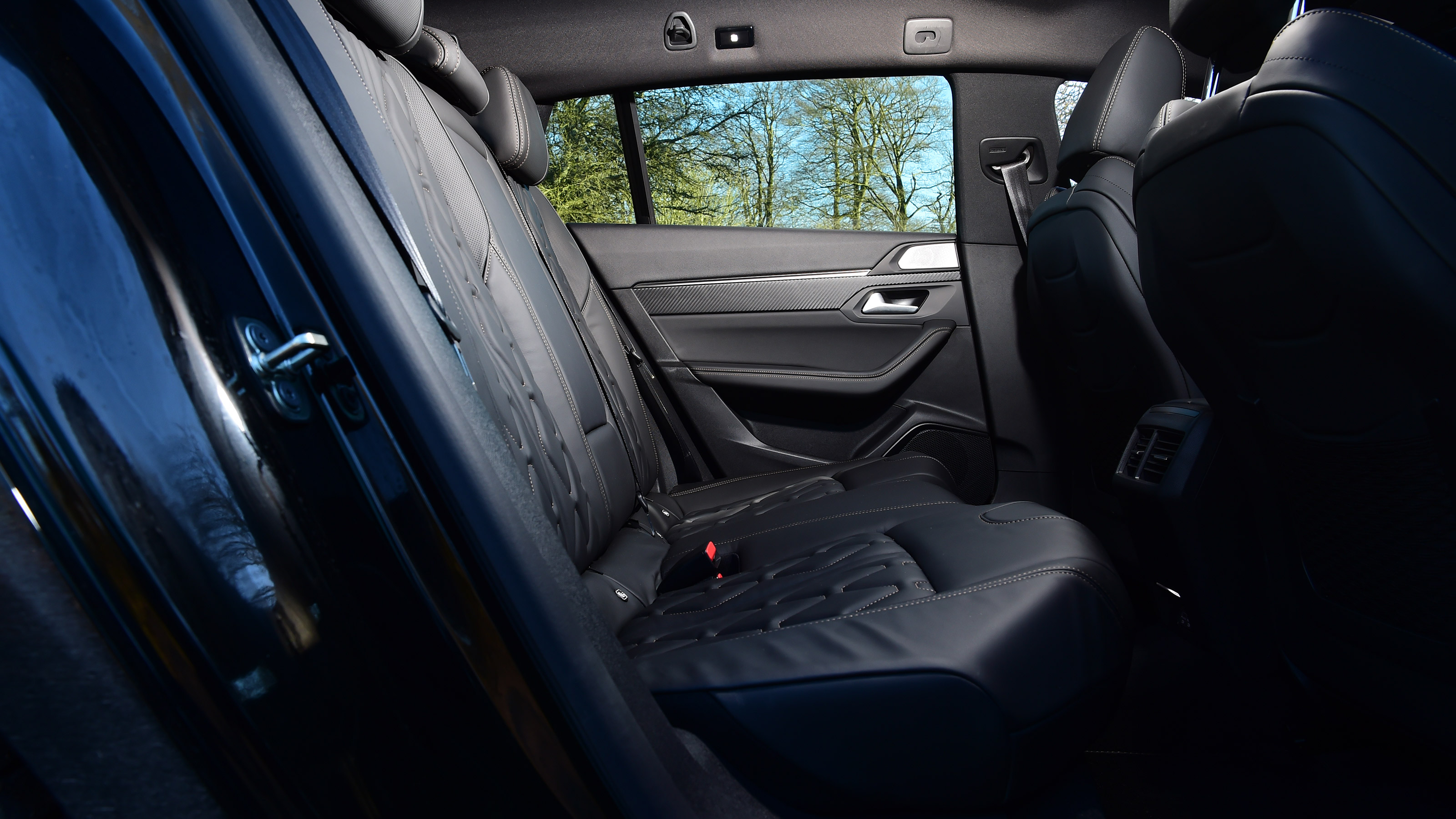 Peugeot 508 SW - rear seats