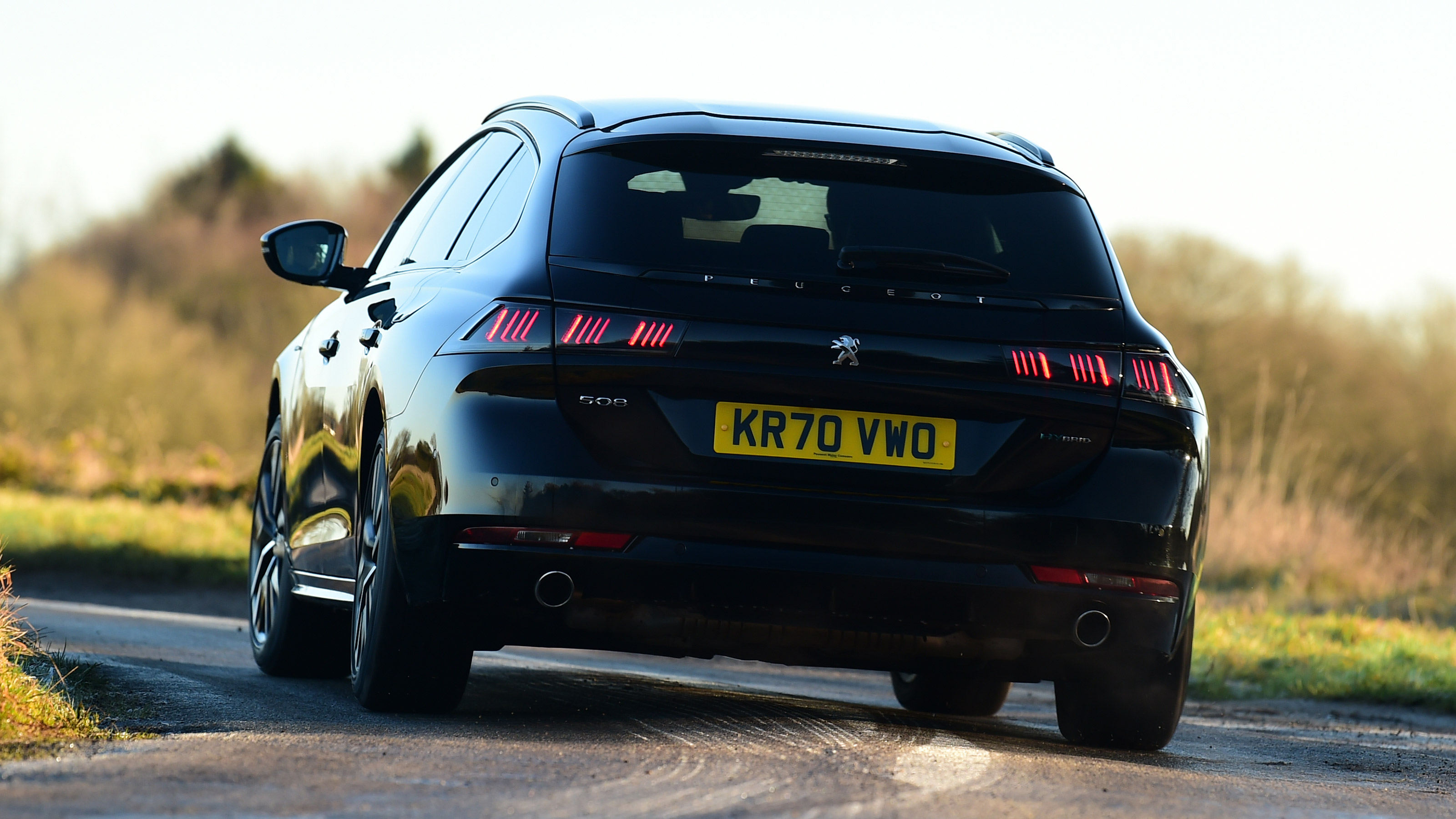 Peugeot 508 SW - rear cornering