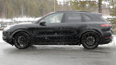 Porsche Cayenne SUV March '22 spy 2