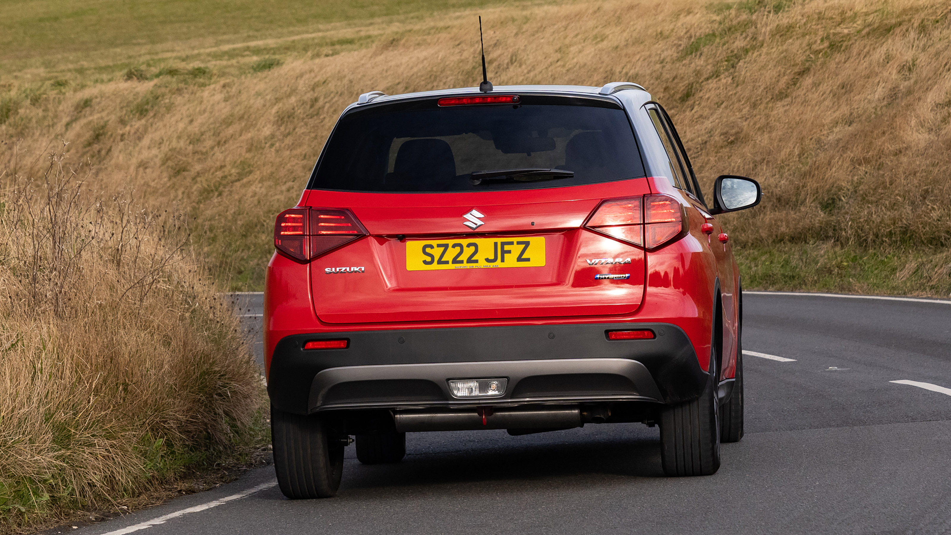 Suzuki Vitara Full Hybrid - rear action