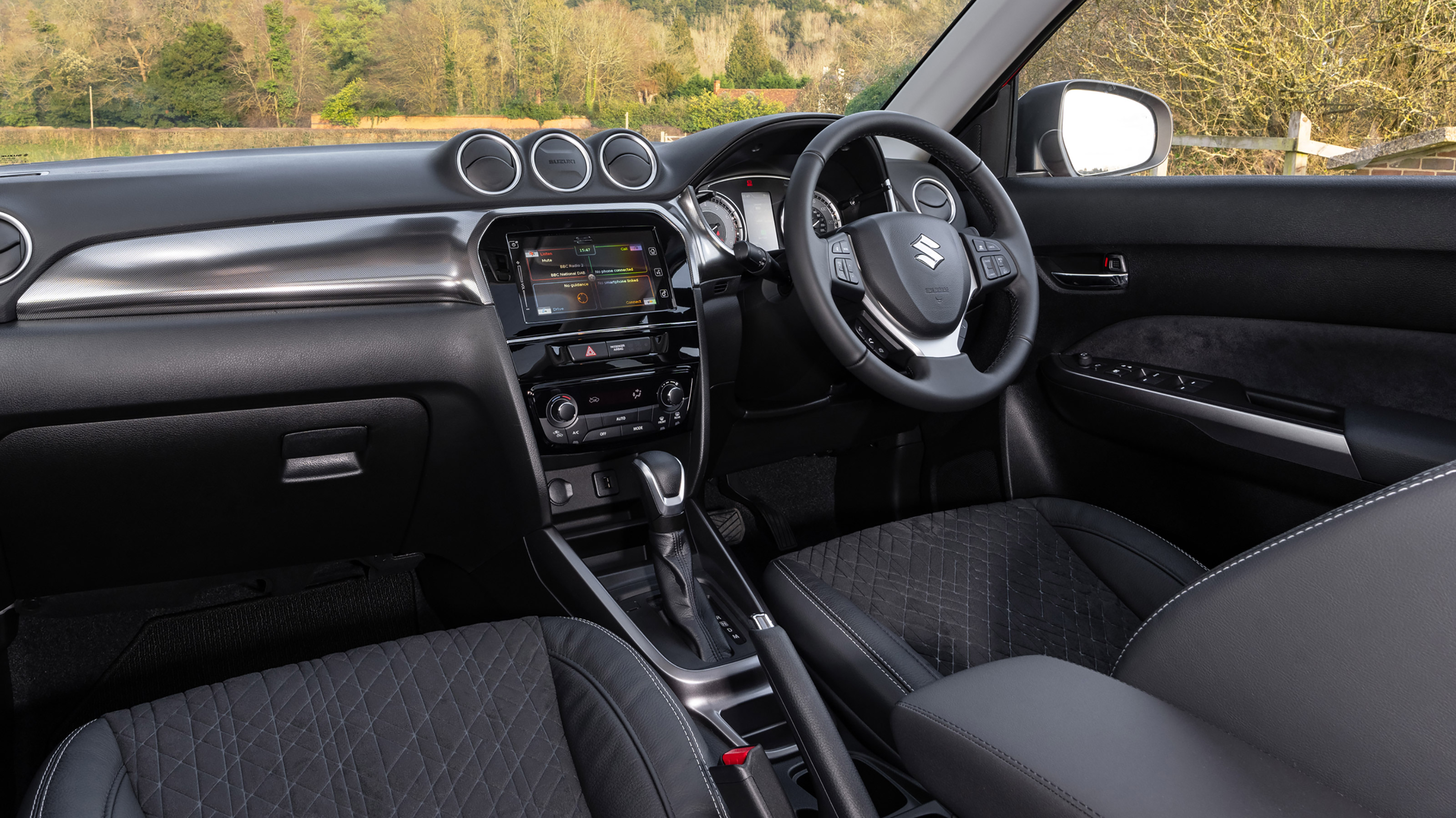 Suzuki Vitara Full Hybrid - dash