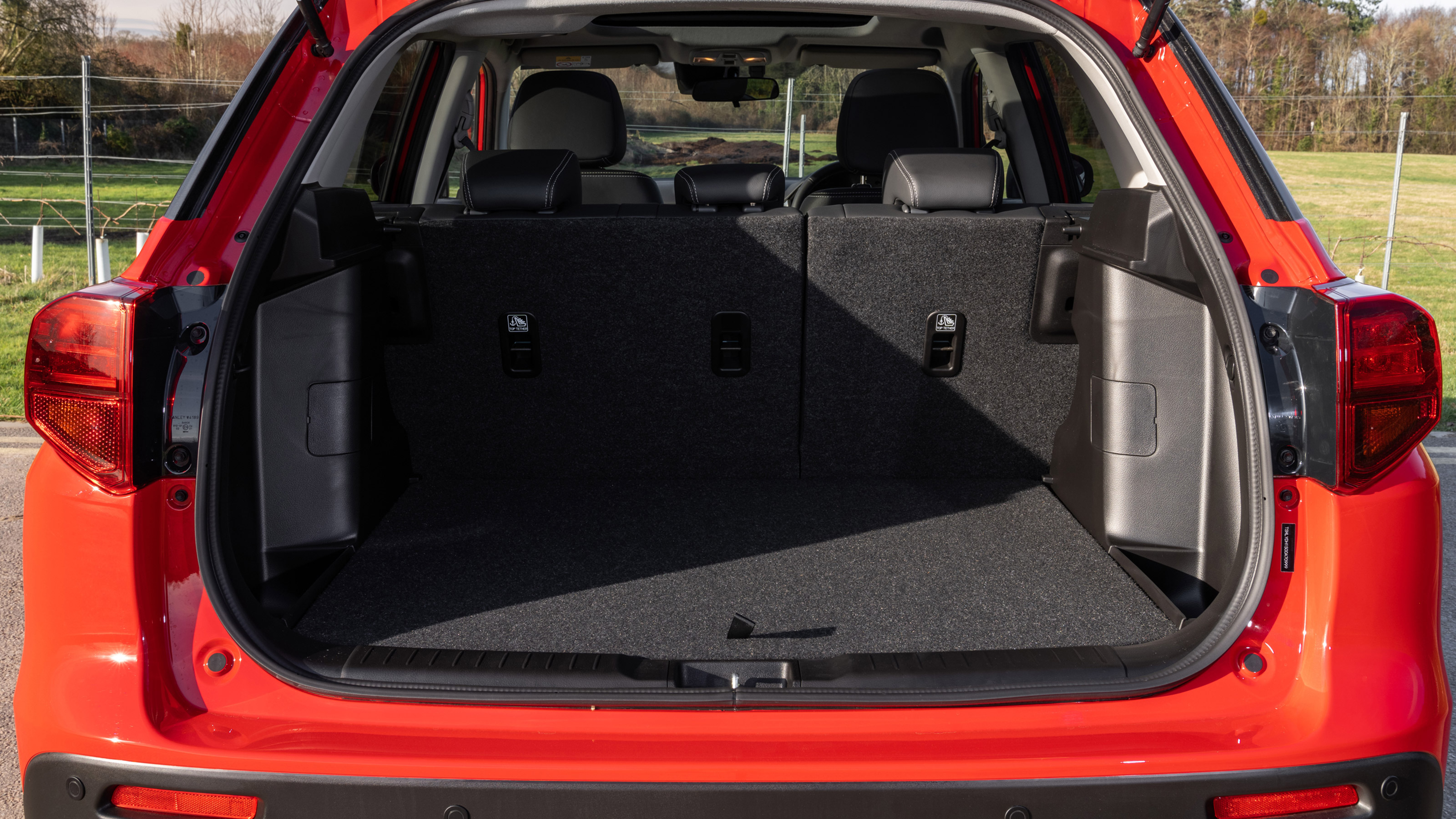 Suzuki Vitara Full Hybrid - boot
