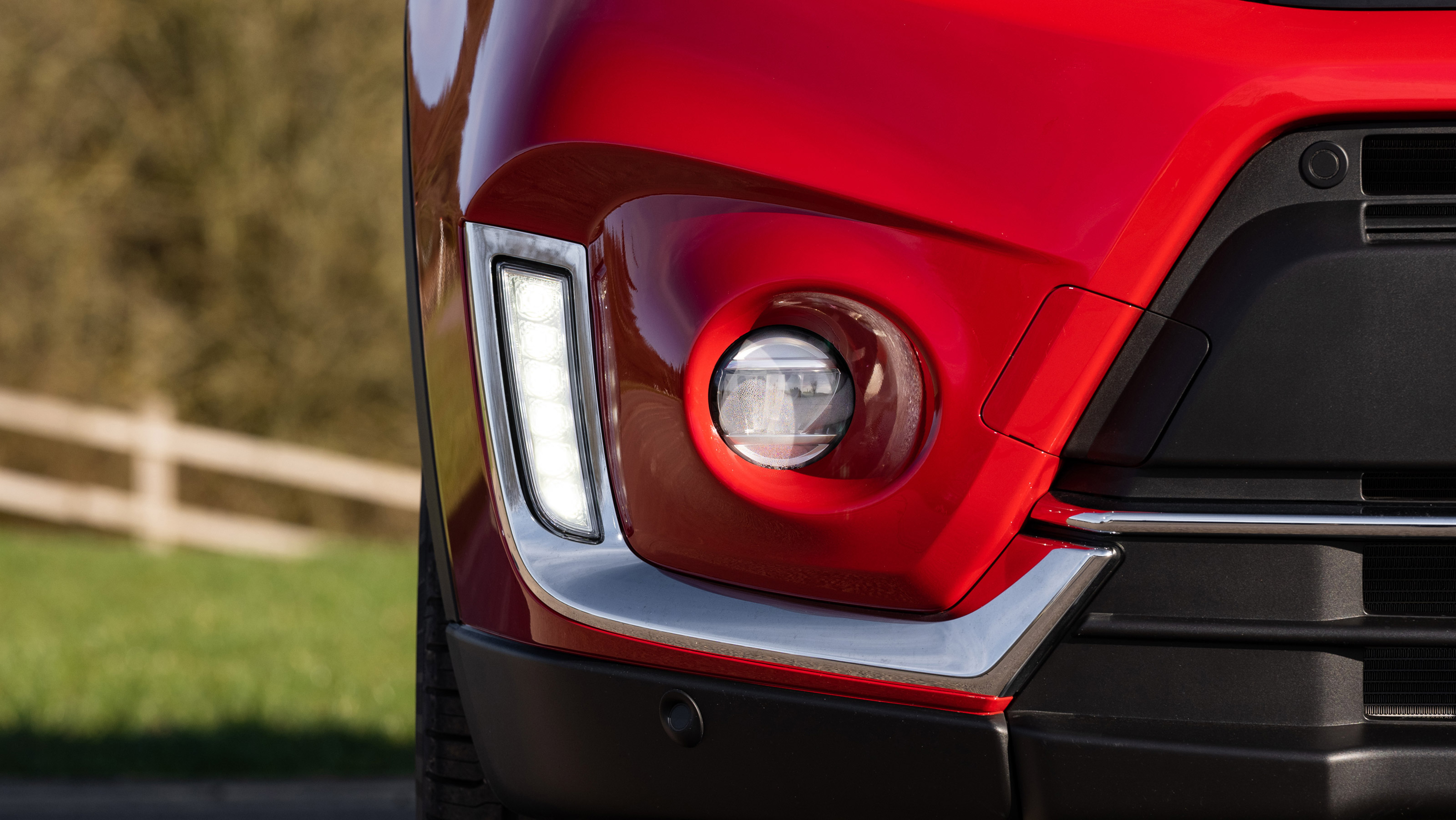 Suzuki Vitara Full Hybrid - fog light