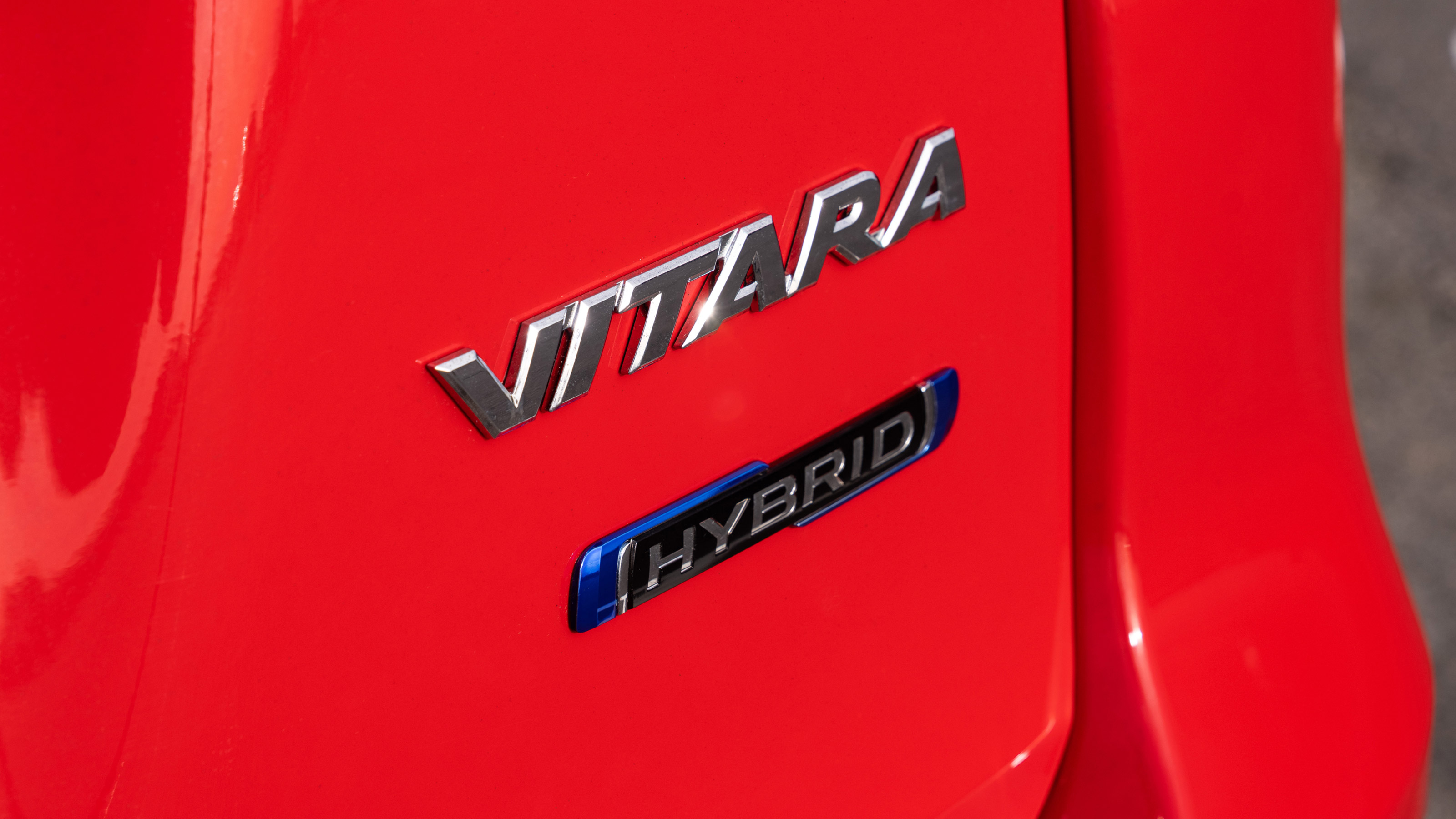 Suzuki Vitara Full Hybrid - rear badge