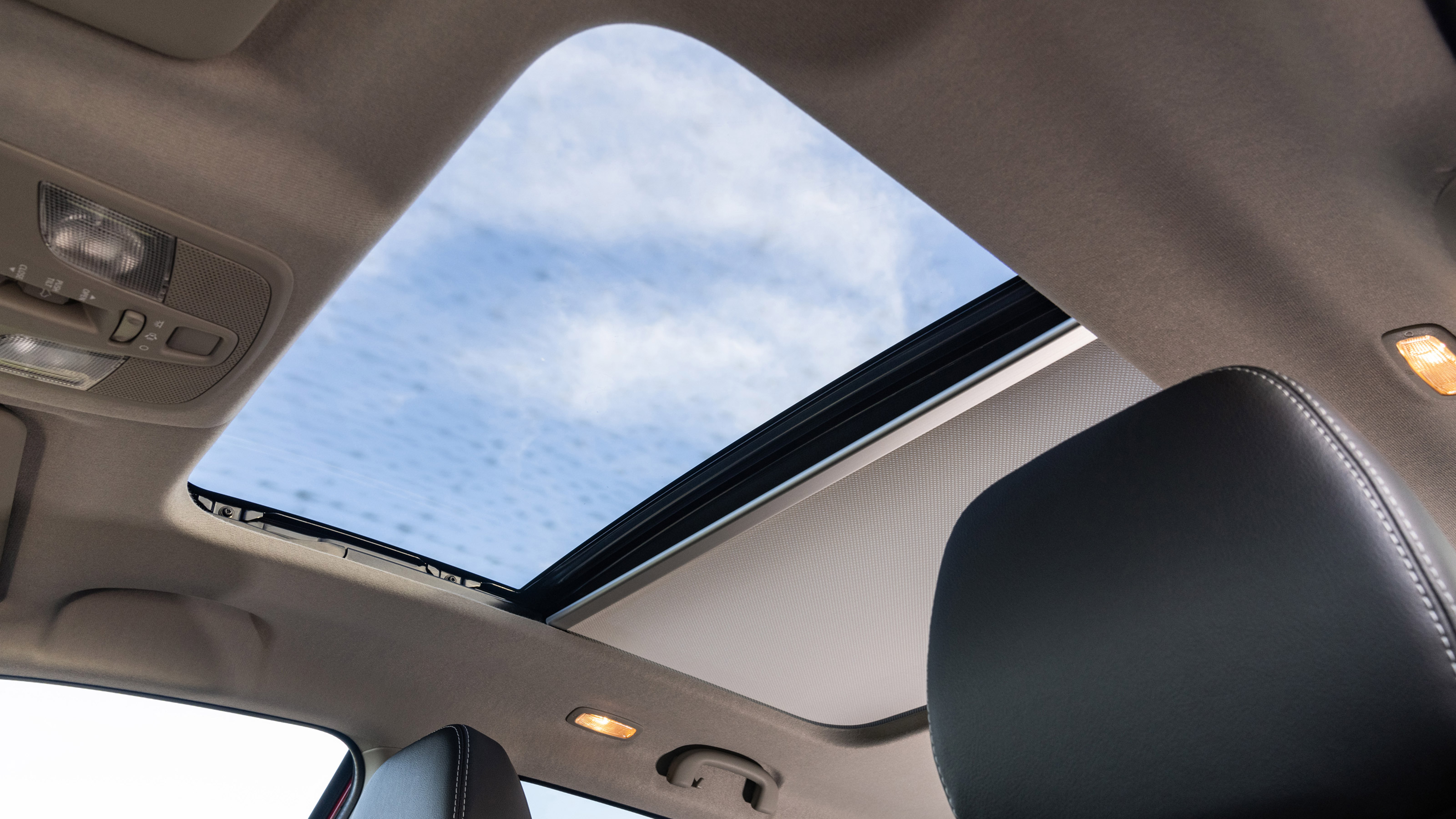 Suzuki Vitara Full Hybrid - sunroof