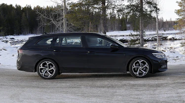 Volkswagen Passat estate - side