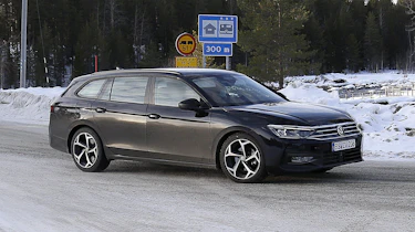 Volkswagen Passat estate - front