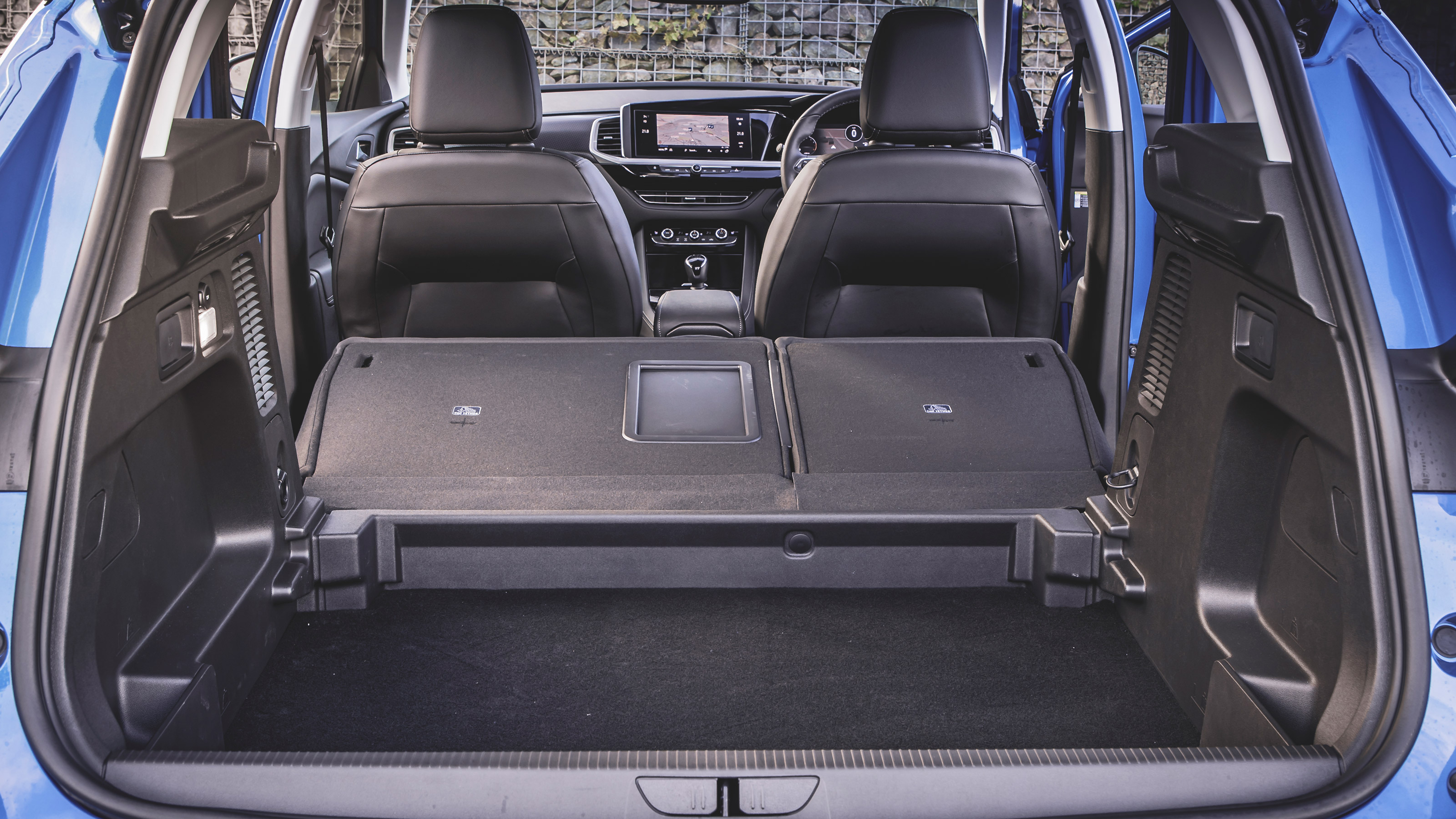 Vauxhall Grandland - boot seats down