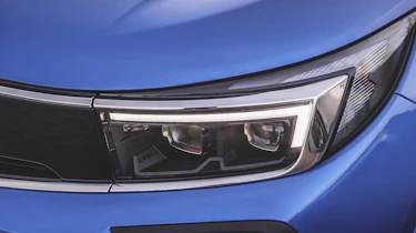 Vauxhall Grandland - front light