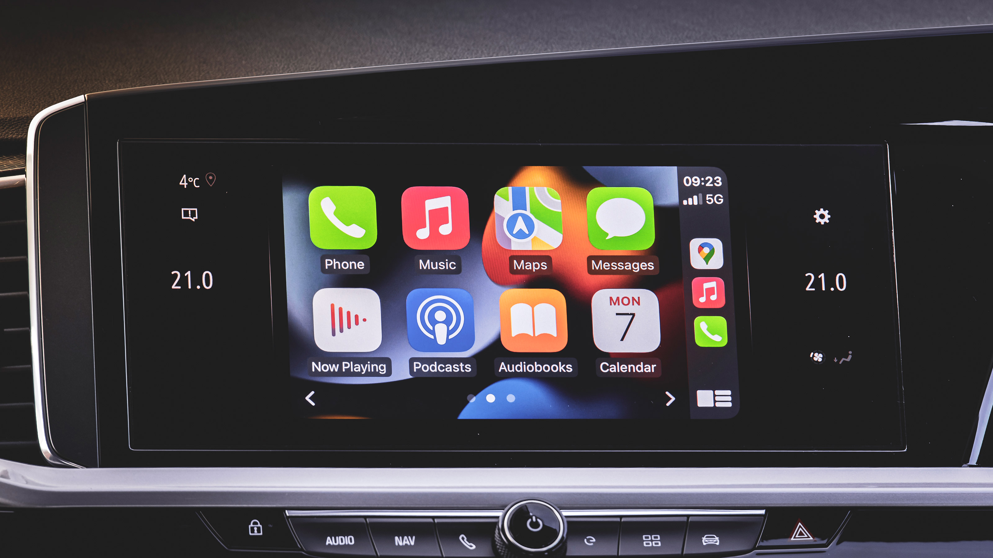 Vauxhall Grandland PHEV - infotainment