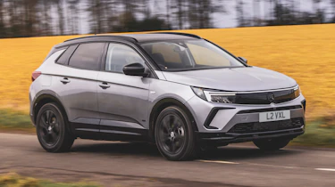 Vauxhall Grandland PHEV - front action