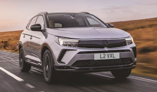 Vauxhall Grandland PHEV - front