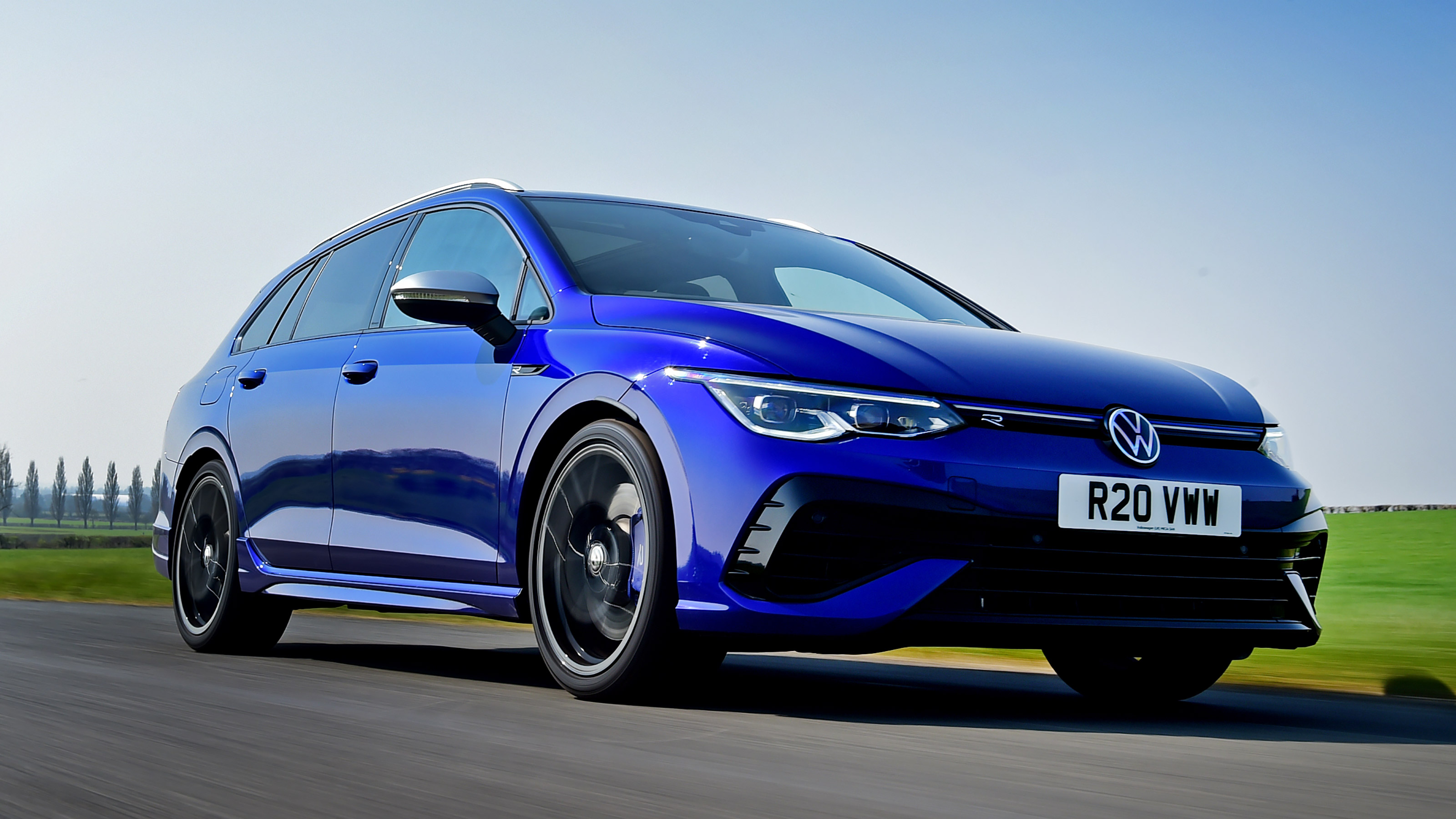 Volkswagen Golf R Estate - front