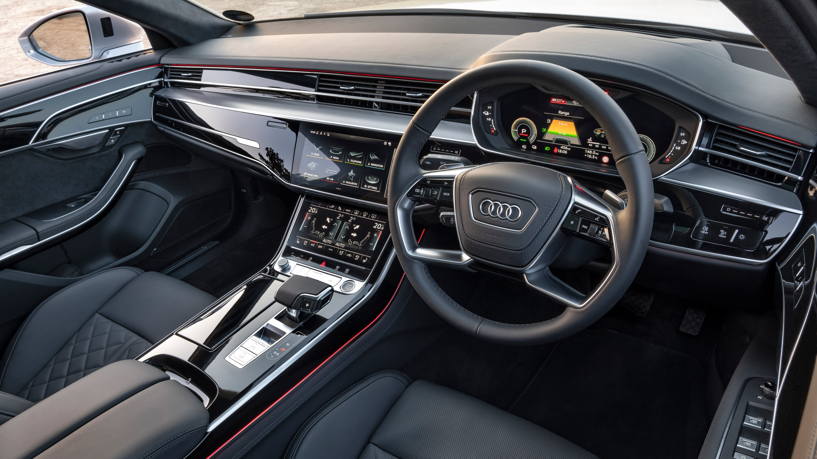 Audi A8 60 TFSI e - dash