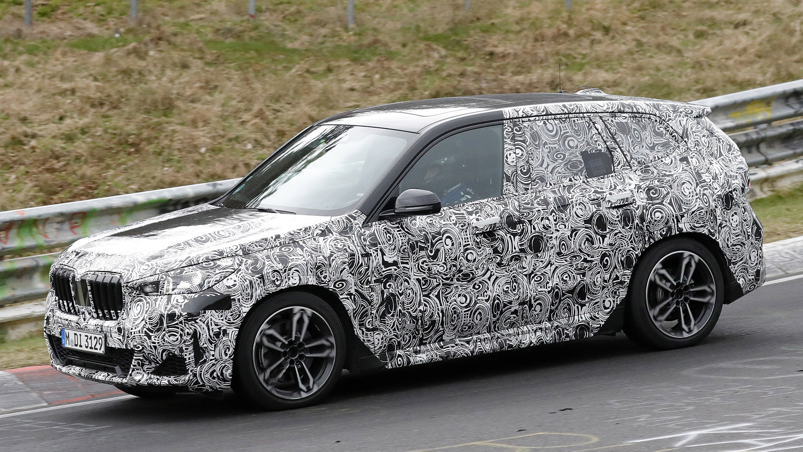 BMW X1 - spyshot 2