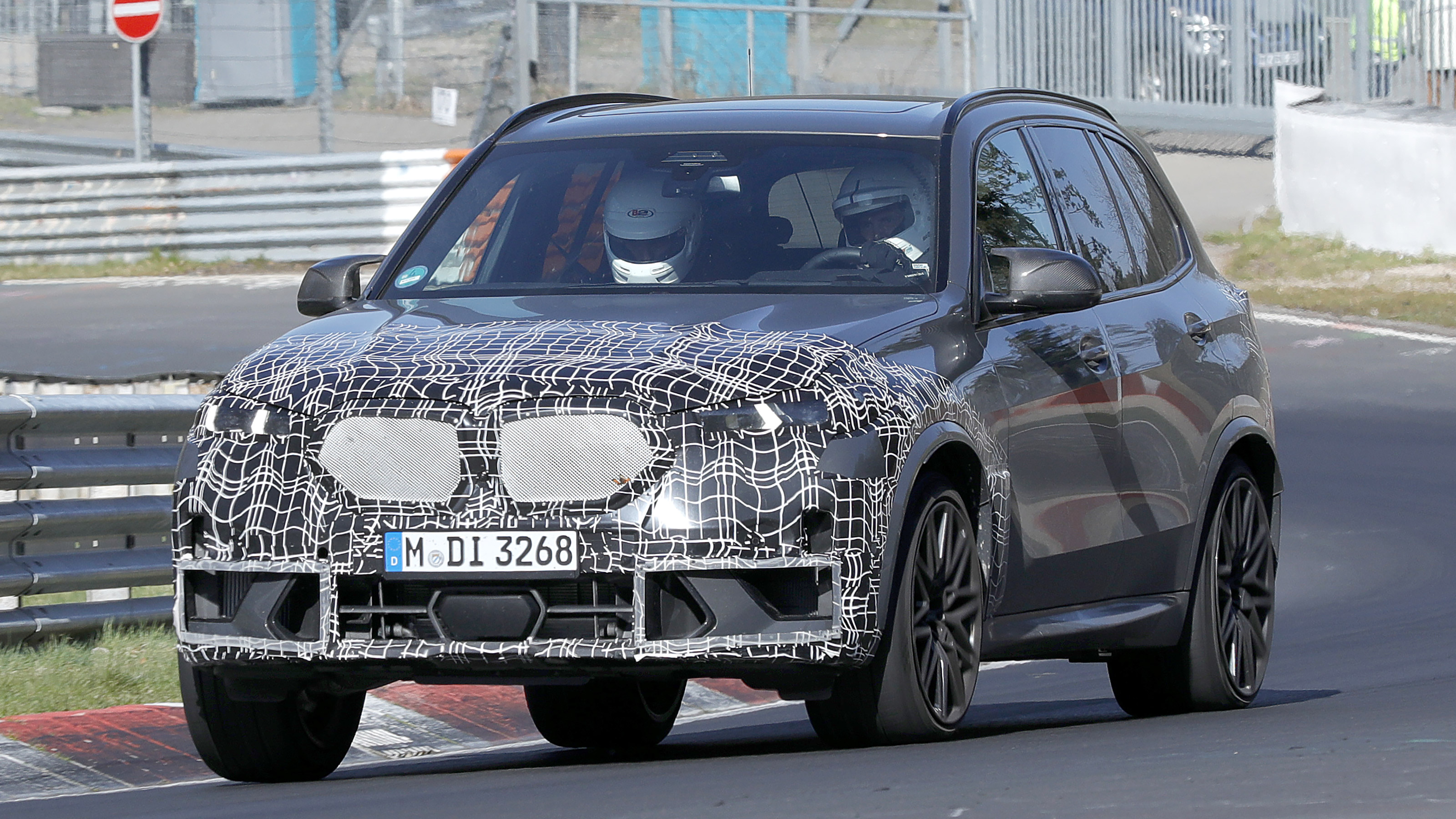 BMW X5 M - spyshot 1