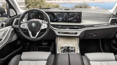 BMW X7 - dash