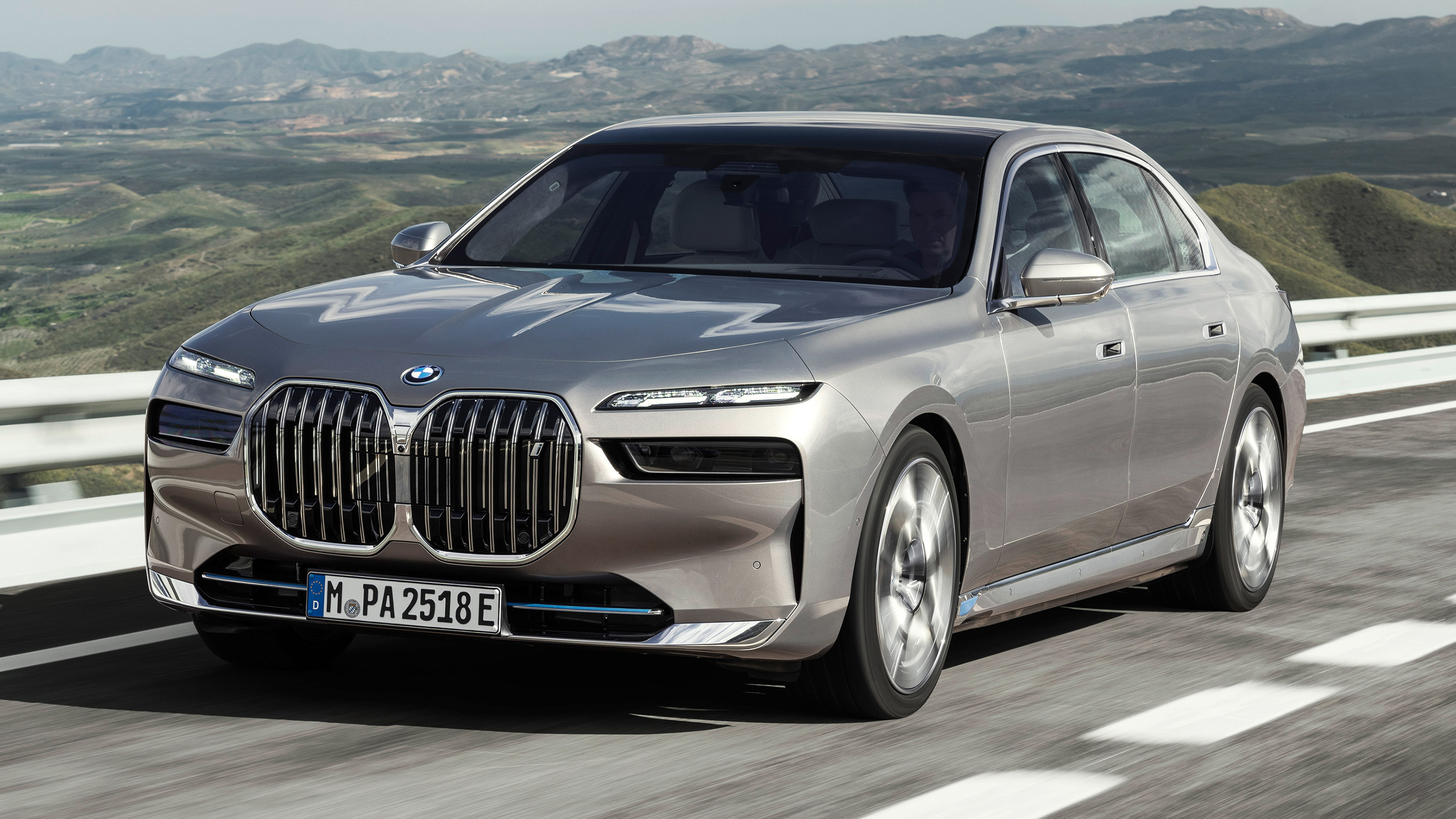 BMW i7 - front tracking