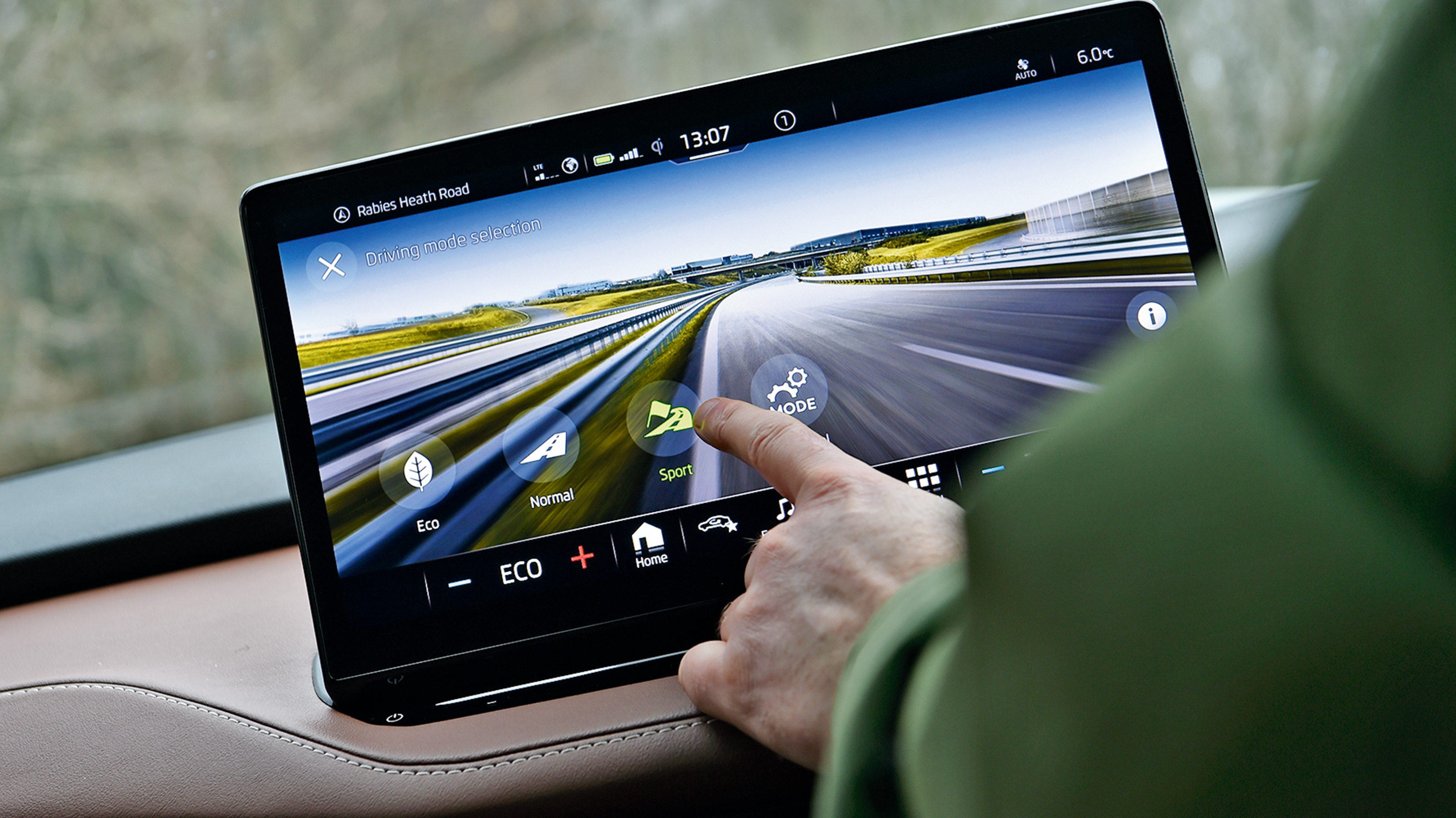 Skoda Enyaq iV 80 long termer final report: infotainment screen