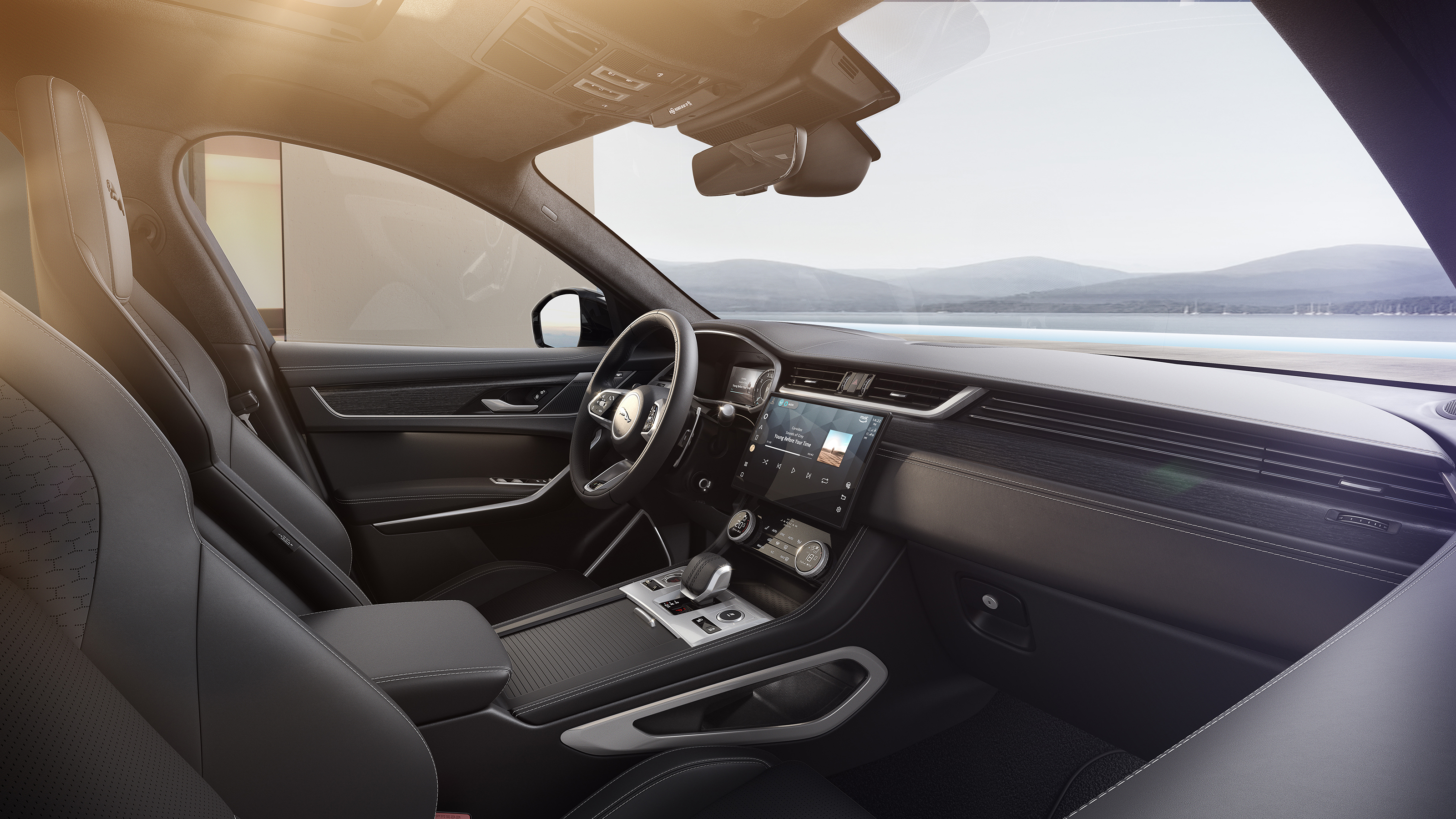 Jaguar F-Pace 300 Sport - interior 2