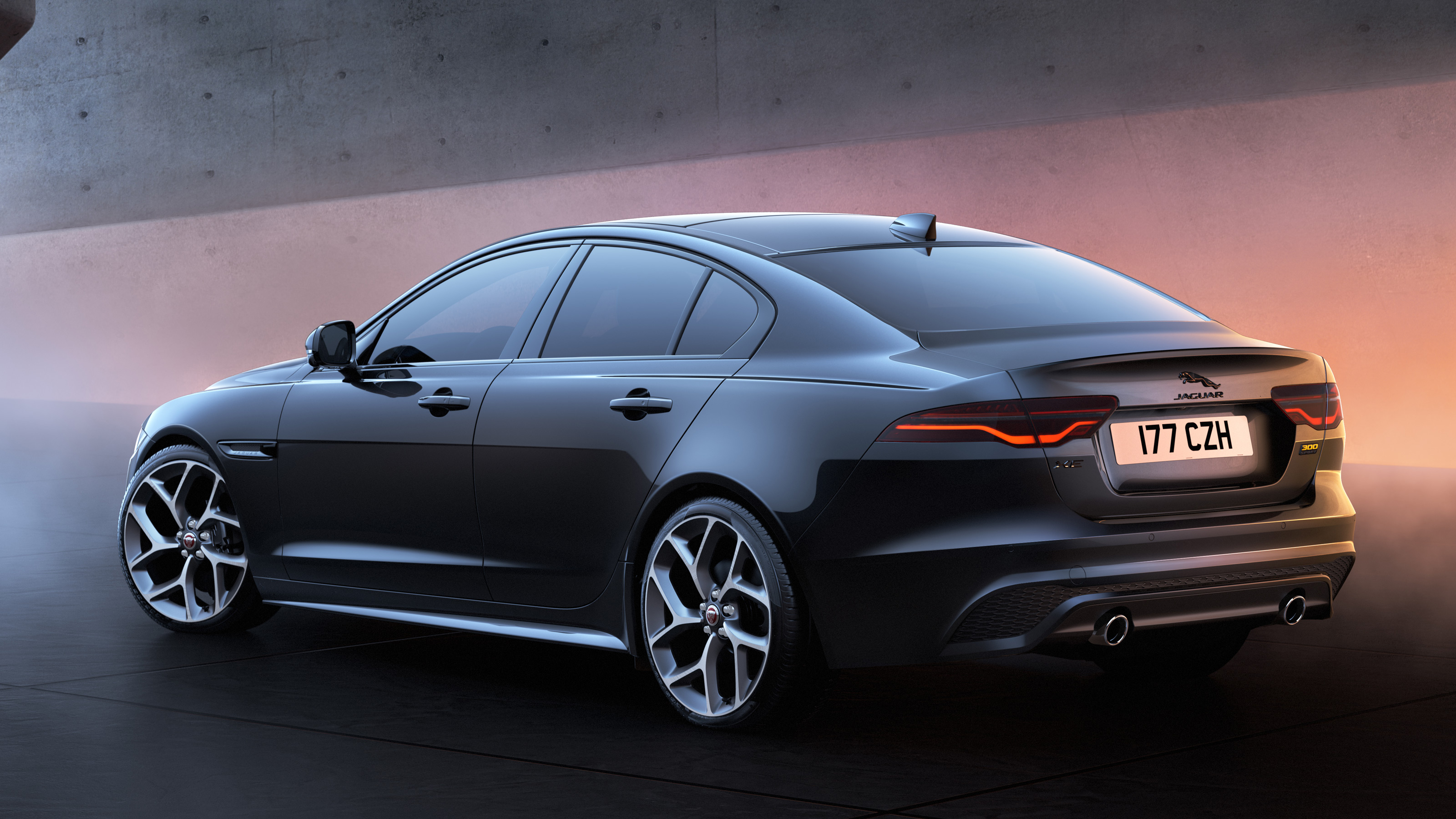 Jaguar XE 300 Sport